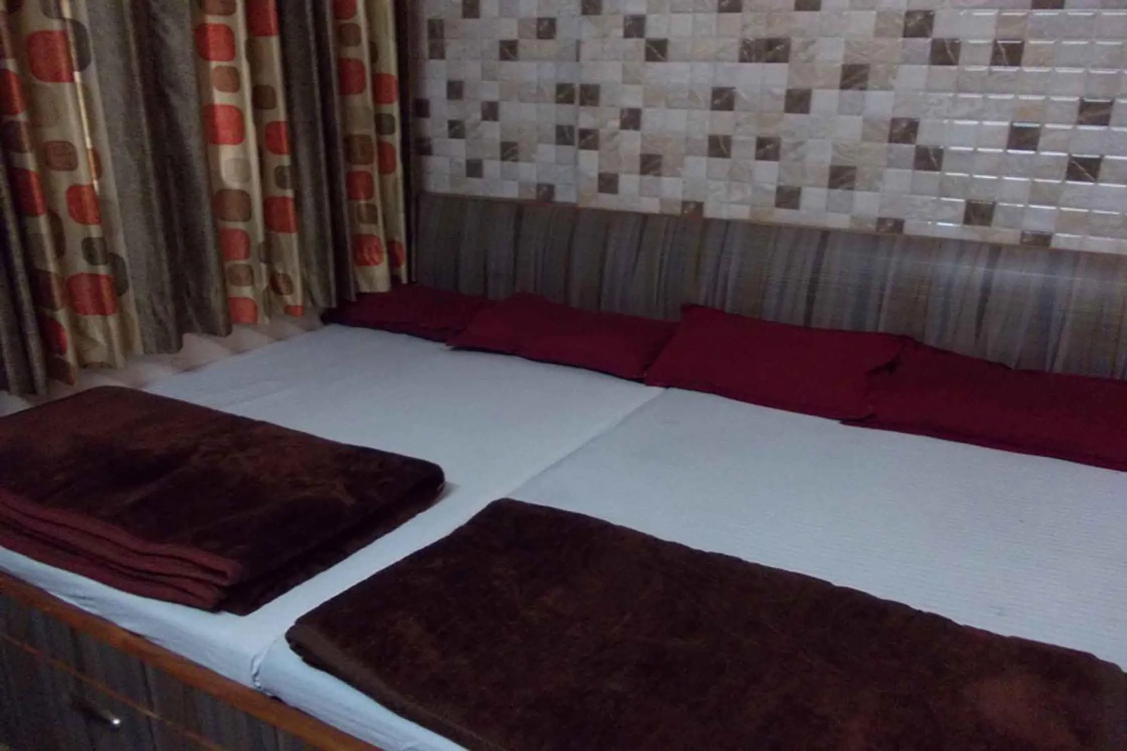Bed in Ajanta Hotel 100 Mtrs Railway Station & 400 Mtrs Dargah