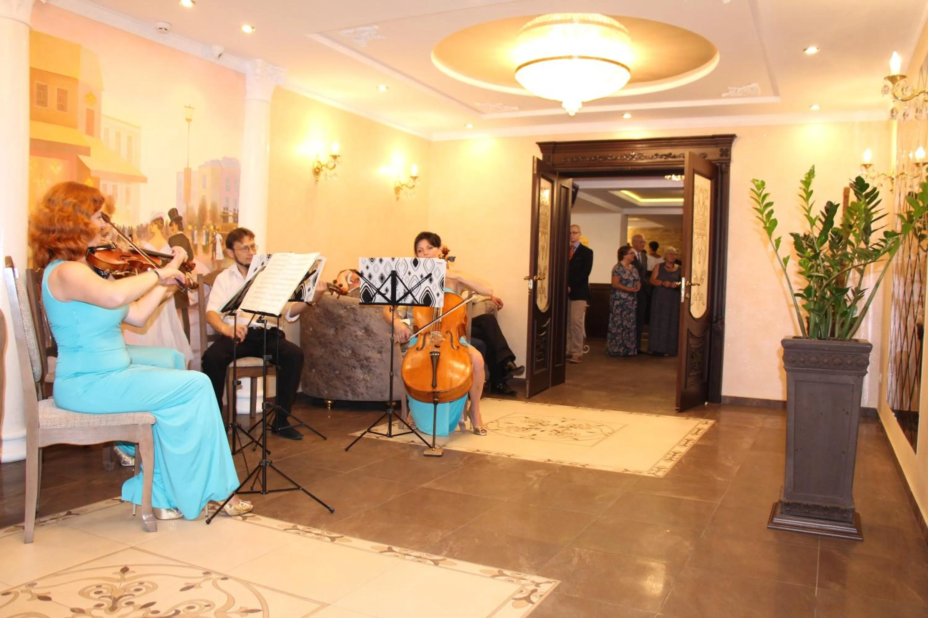 Restaurant/places to eat in Aristokrat