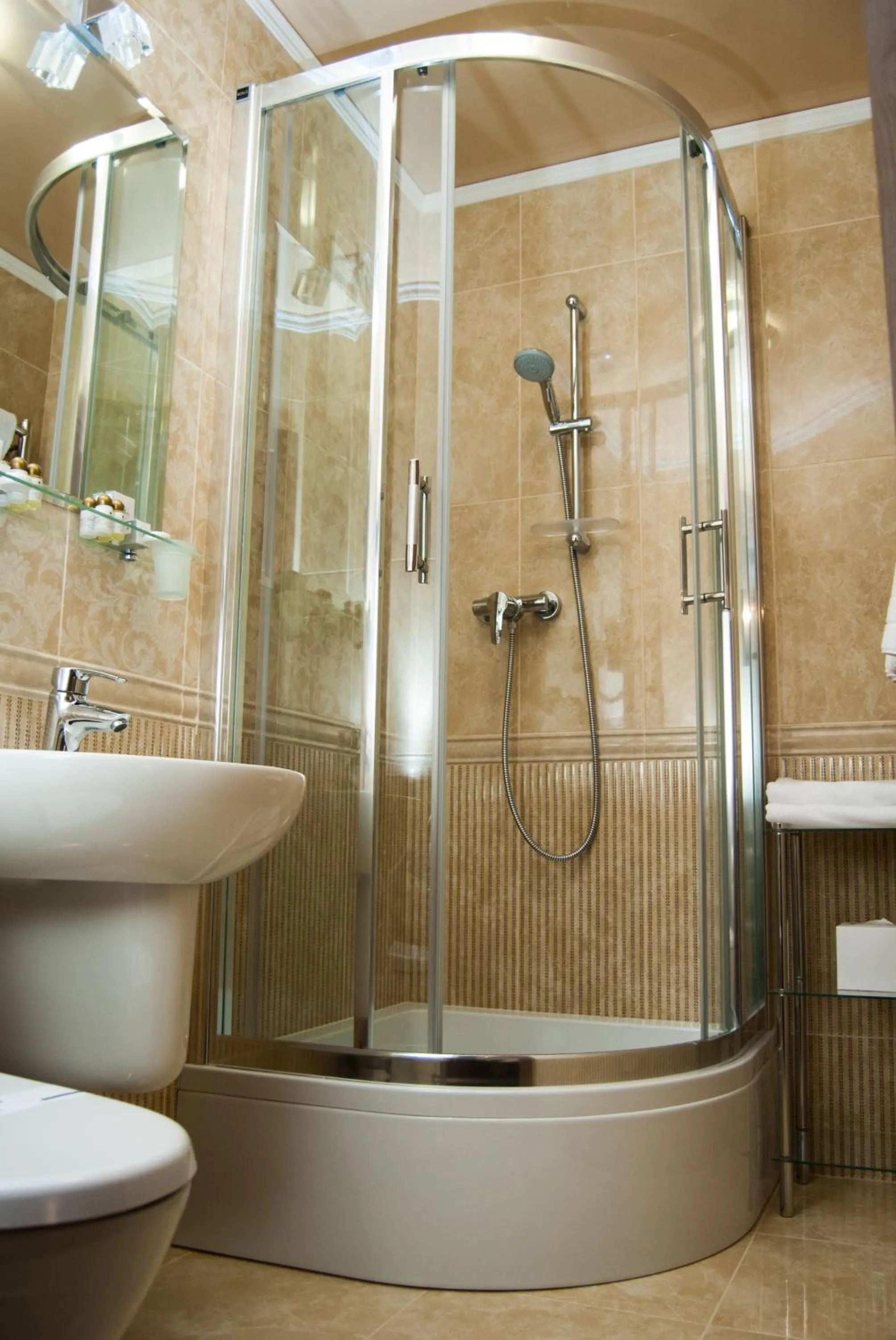 Shower in Aristokrat