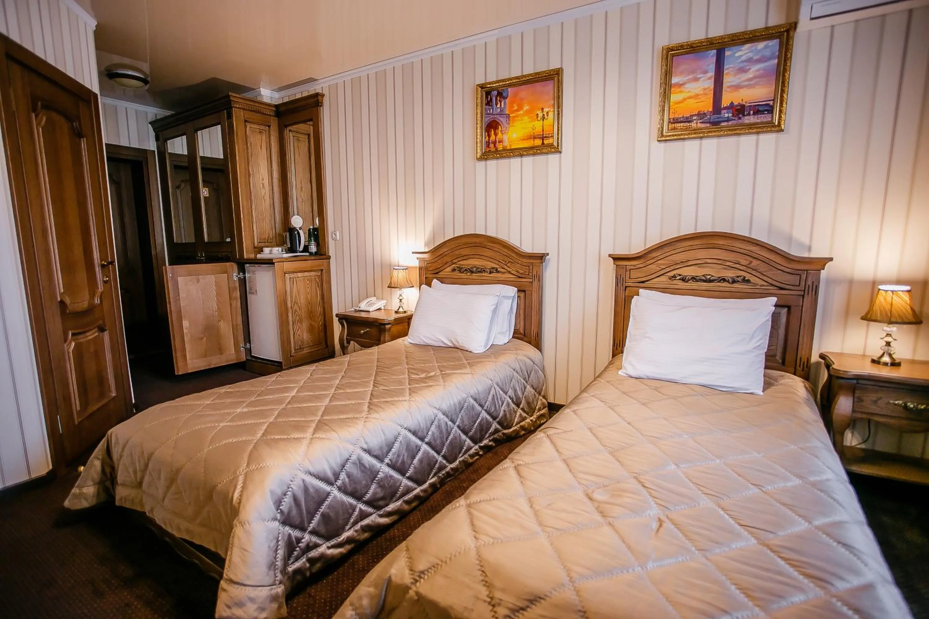 Photo of the whole room, Bed in Aristokrat