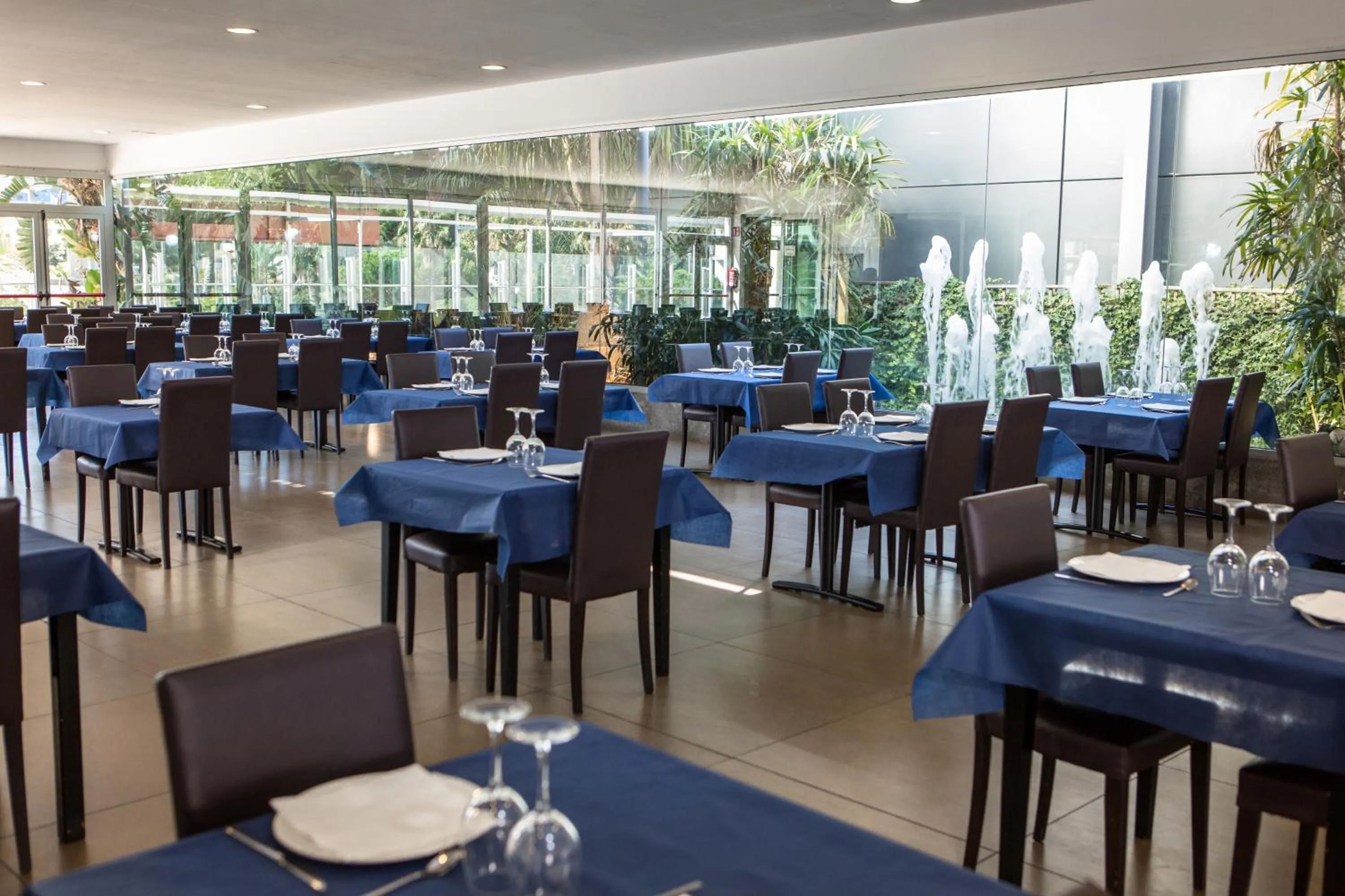 Restaurant/places to eat in RVHotels Nautic Park