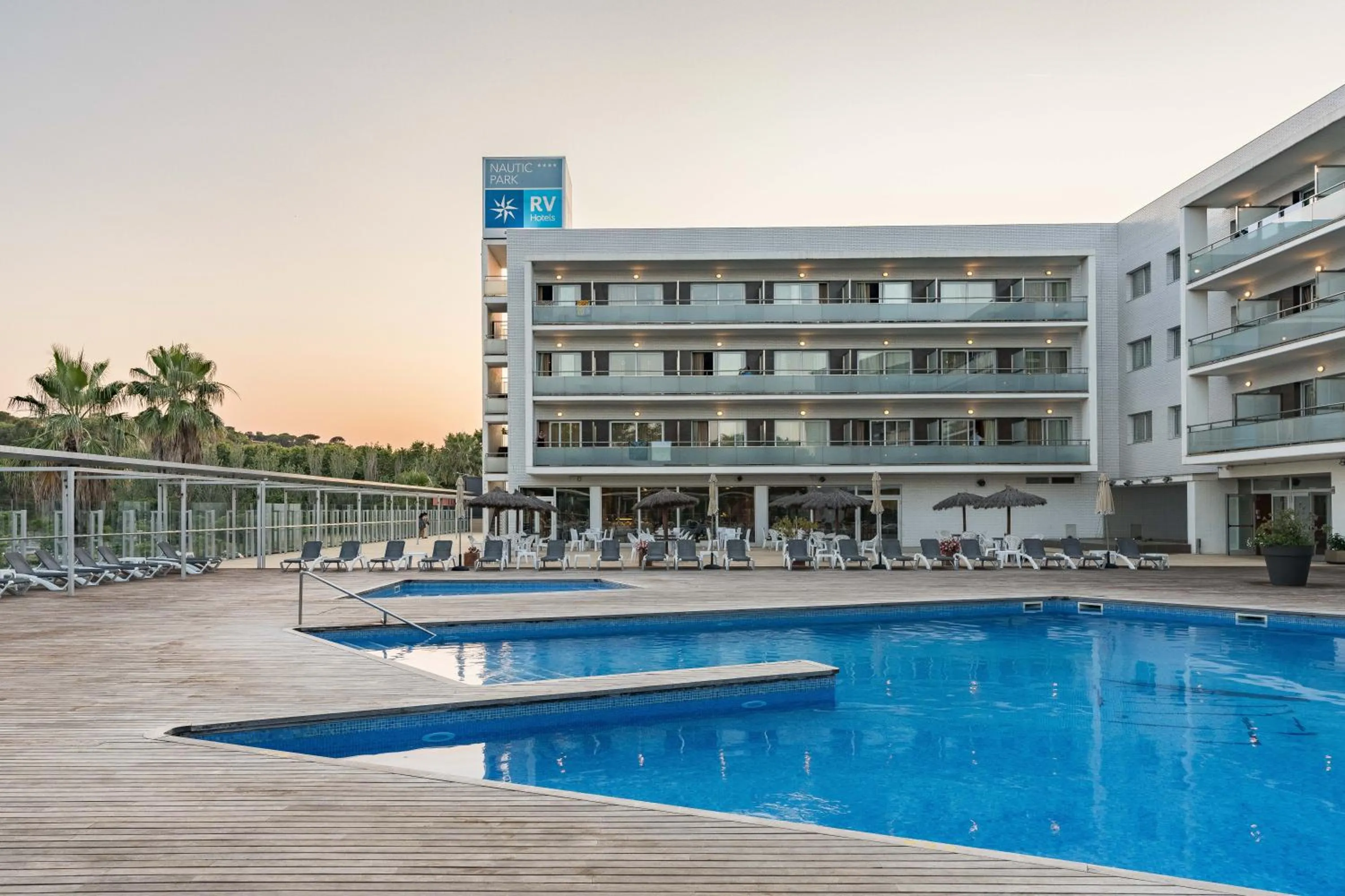 Swimming pool in RVHotels Nautic Park