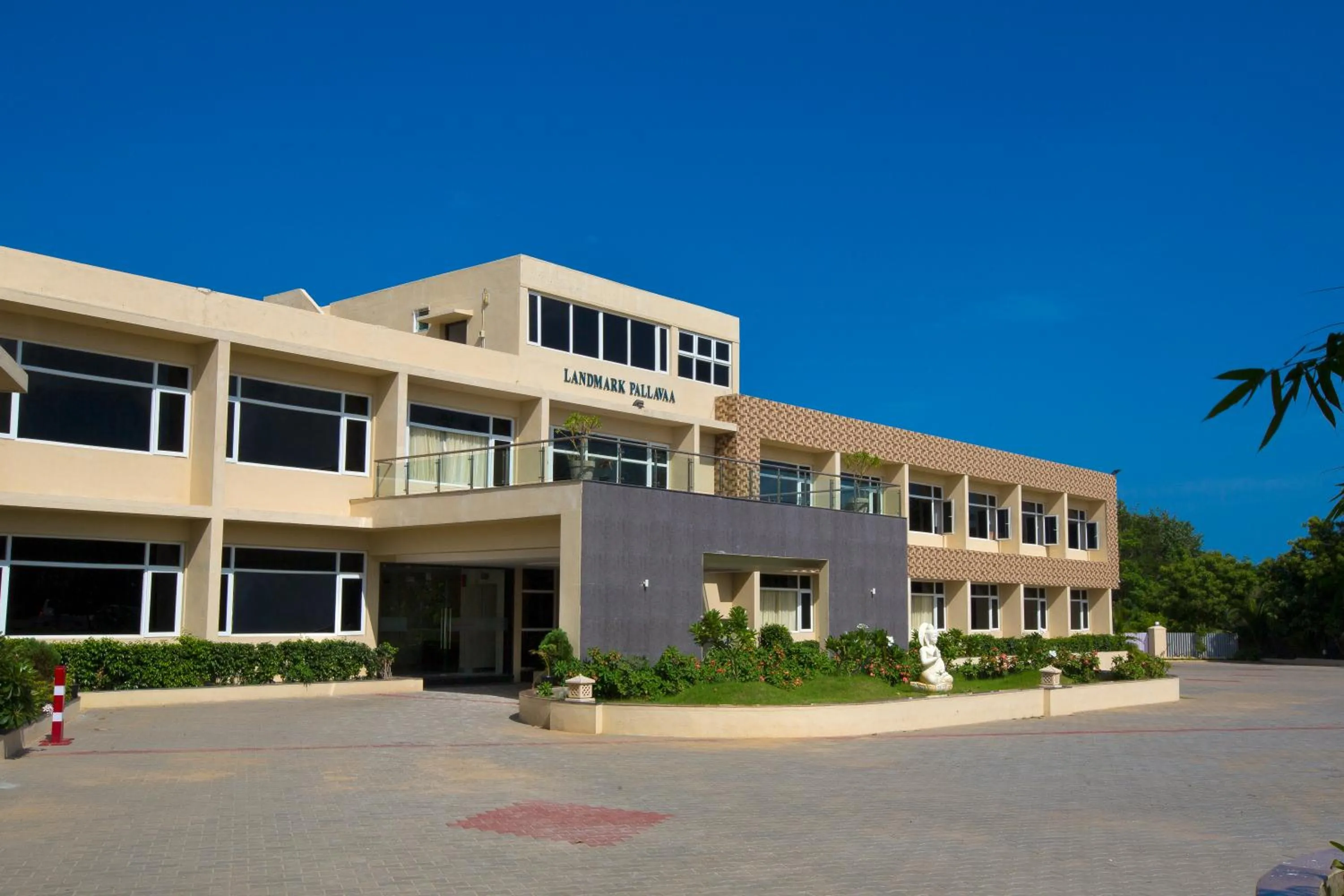 Facade/entrance in Landmark Pallavaa Beach Resorts Mahabalipuram