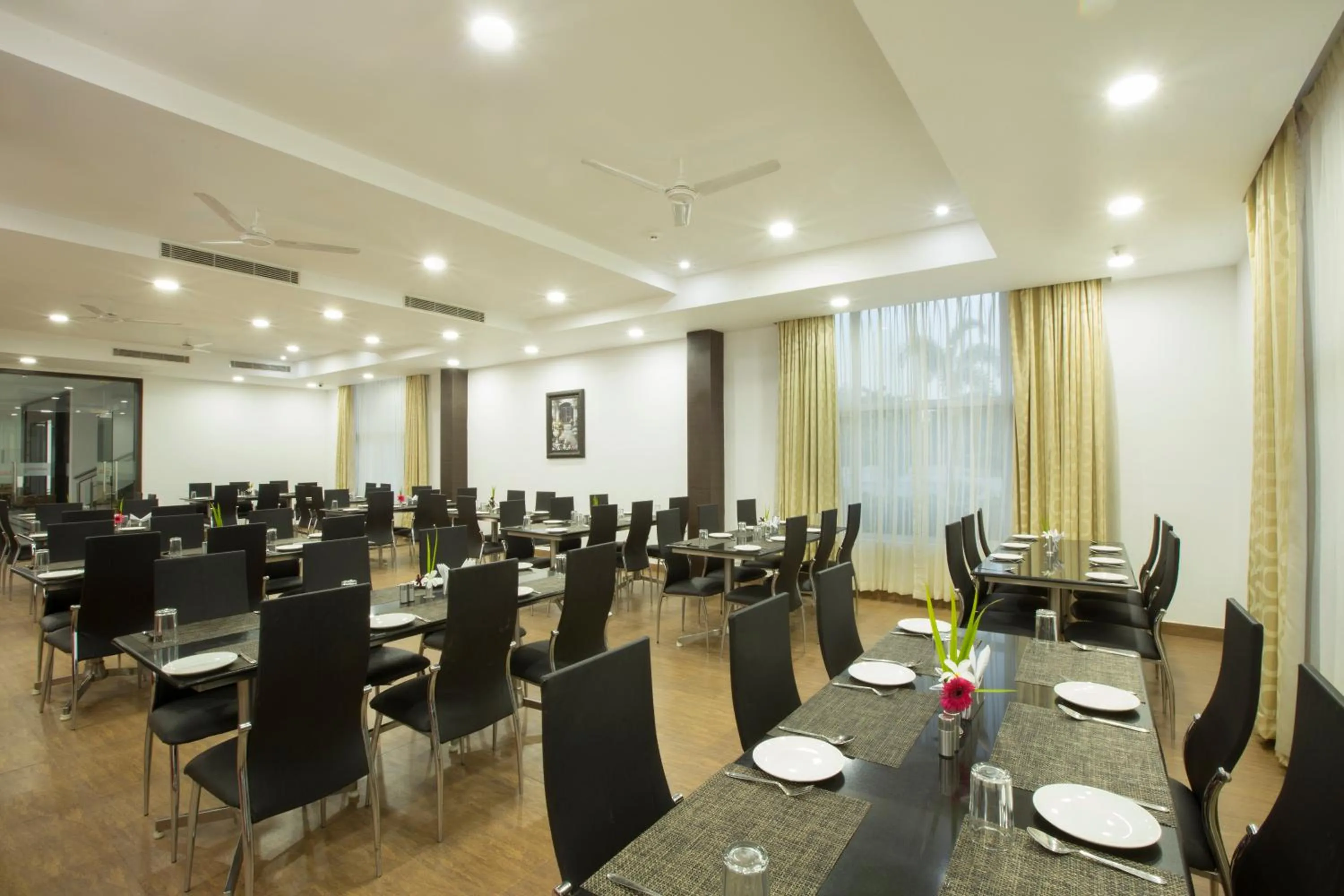 Restaurant/places to eat in Landmark Pallavaa Beach Resorts Mahabalipuram