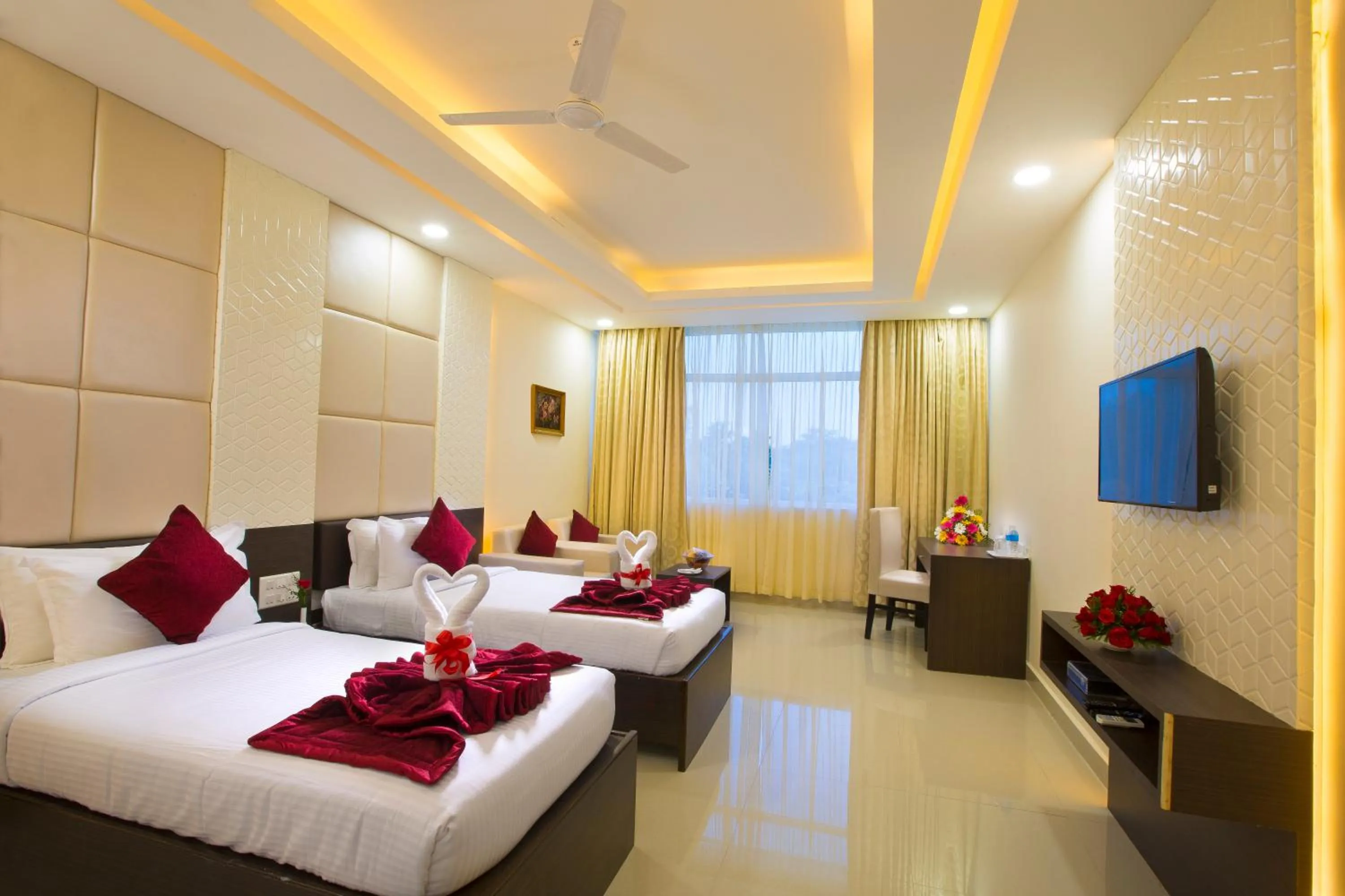 Bedroom, Bed in Landmark Pallavaa Beach Resorts Mahabalipuram