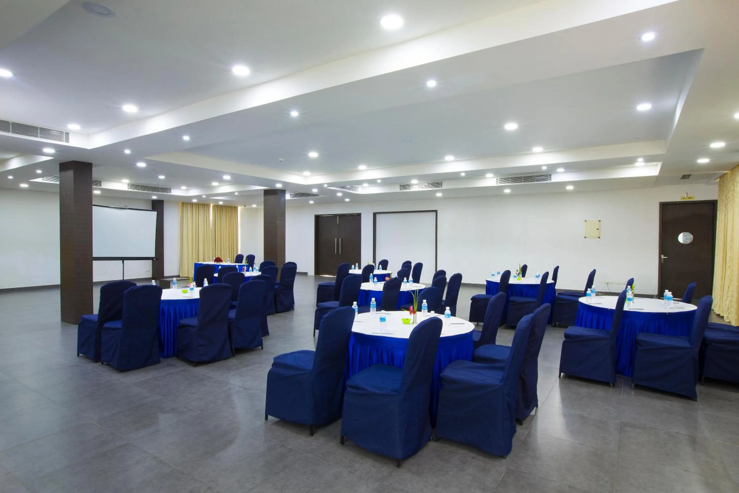 Meeting/conference room in Landmark Pallavaa Beach Resorts Mahabalipuram