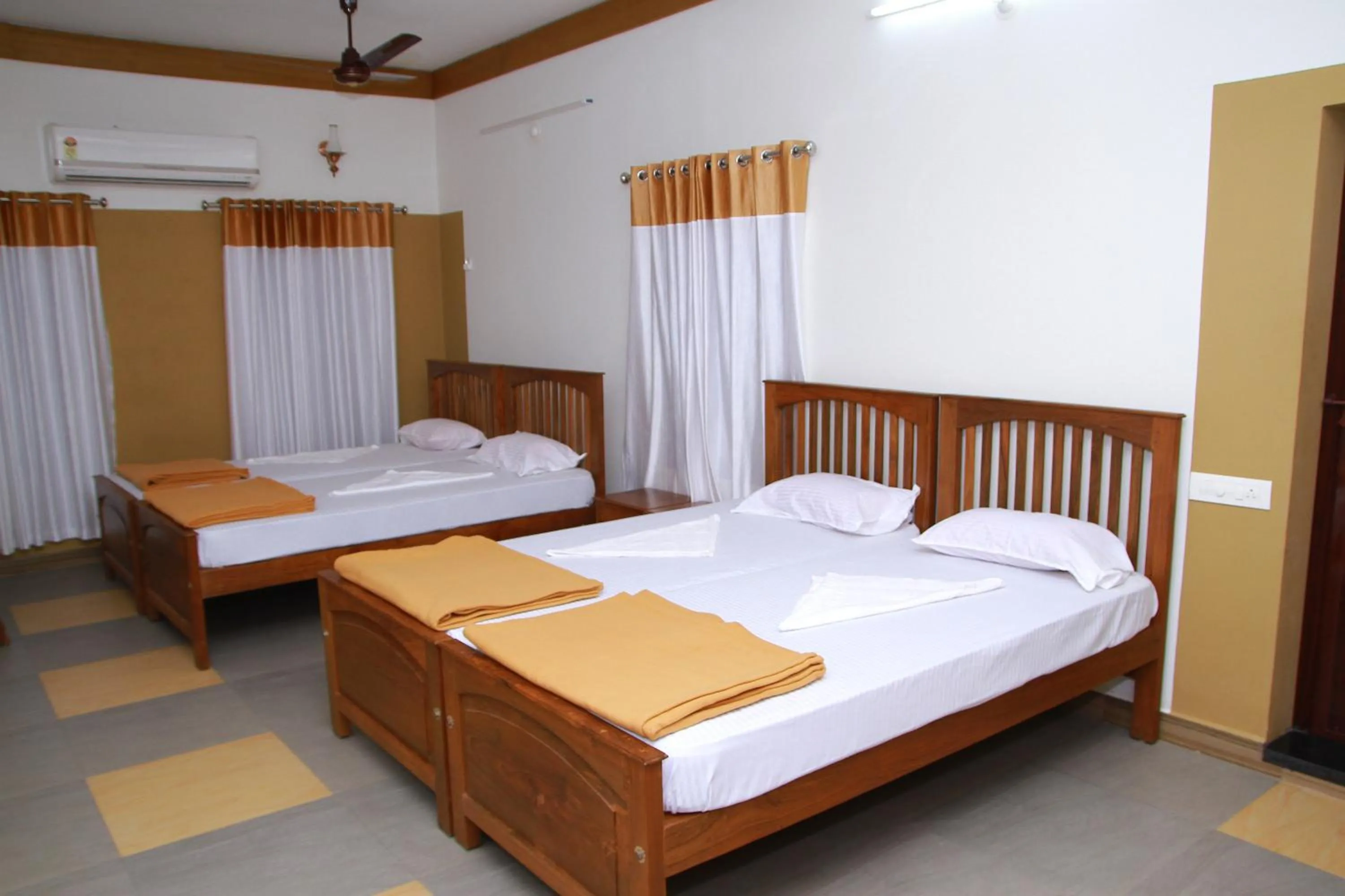 Pearl Beach Bungalow