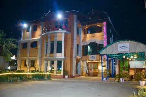 Barzam Lake View Resort