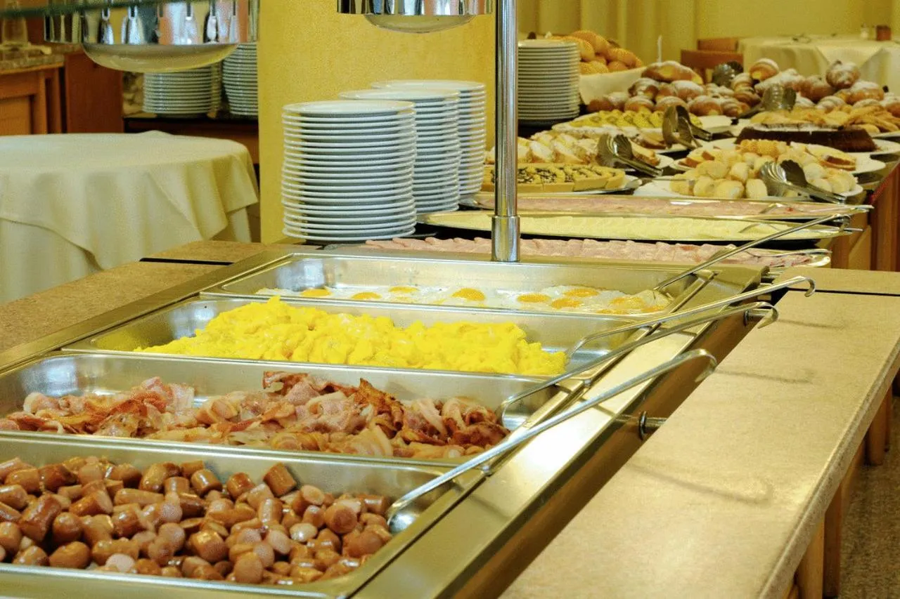 Food and drinks in Hotel Oasis