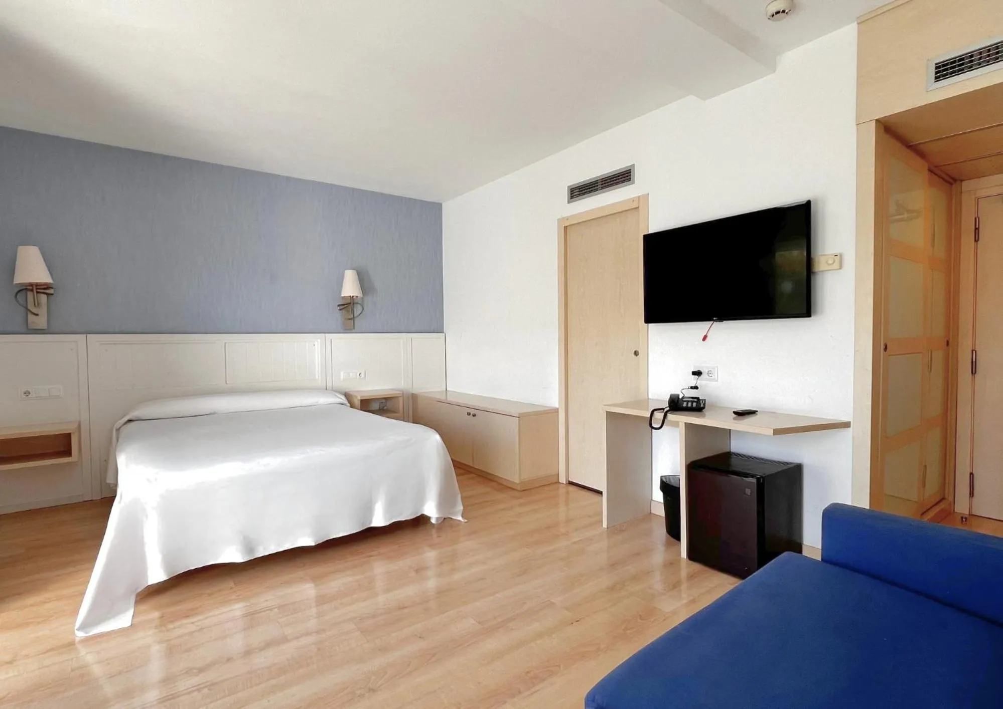 Photo of the whole room, Bed in Hotel Guitart Central Park Aqua Resort