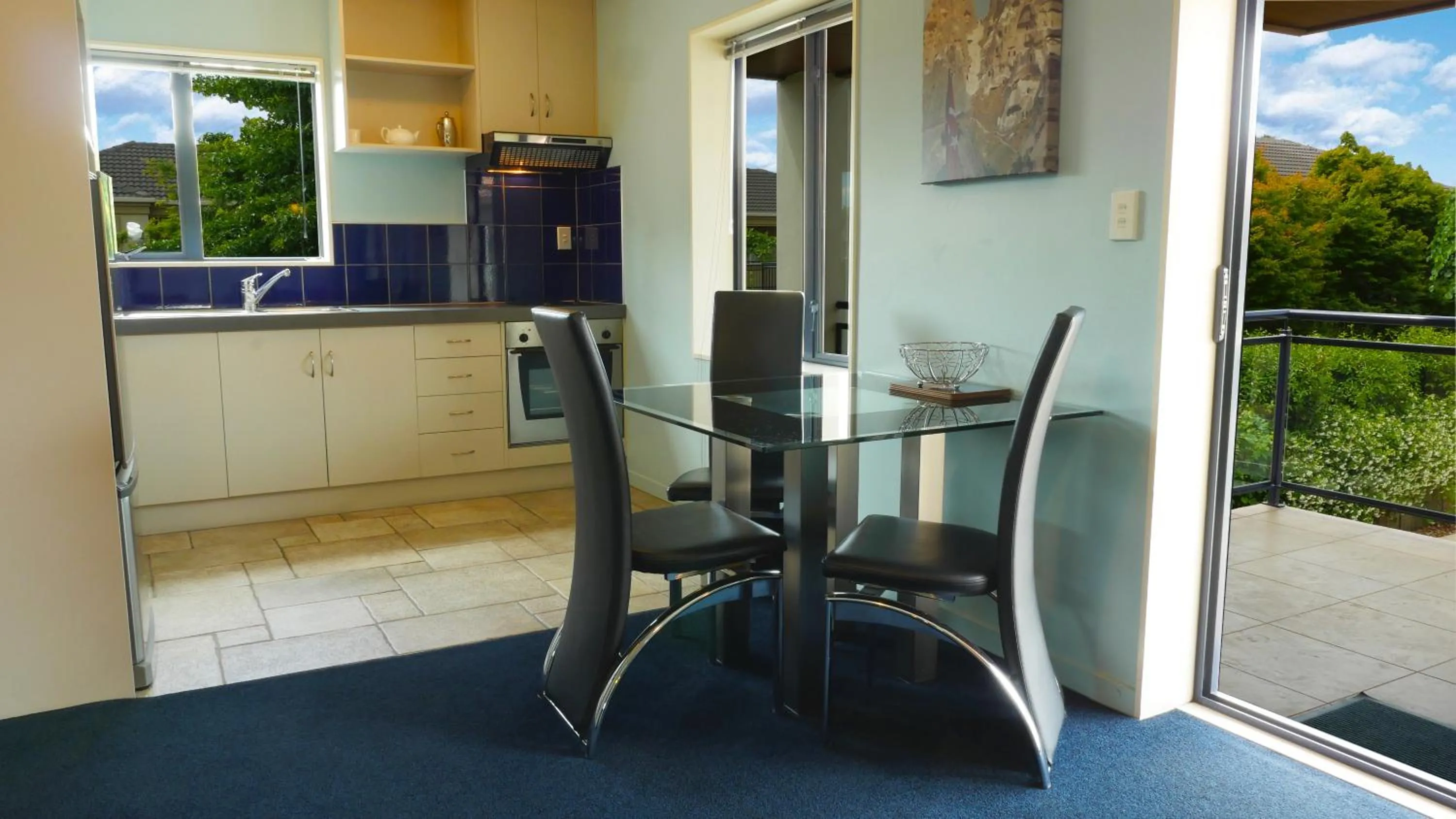 Kitchen or kitchenette in Randolph Motel Apartments