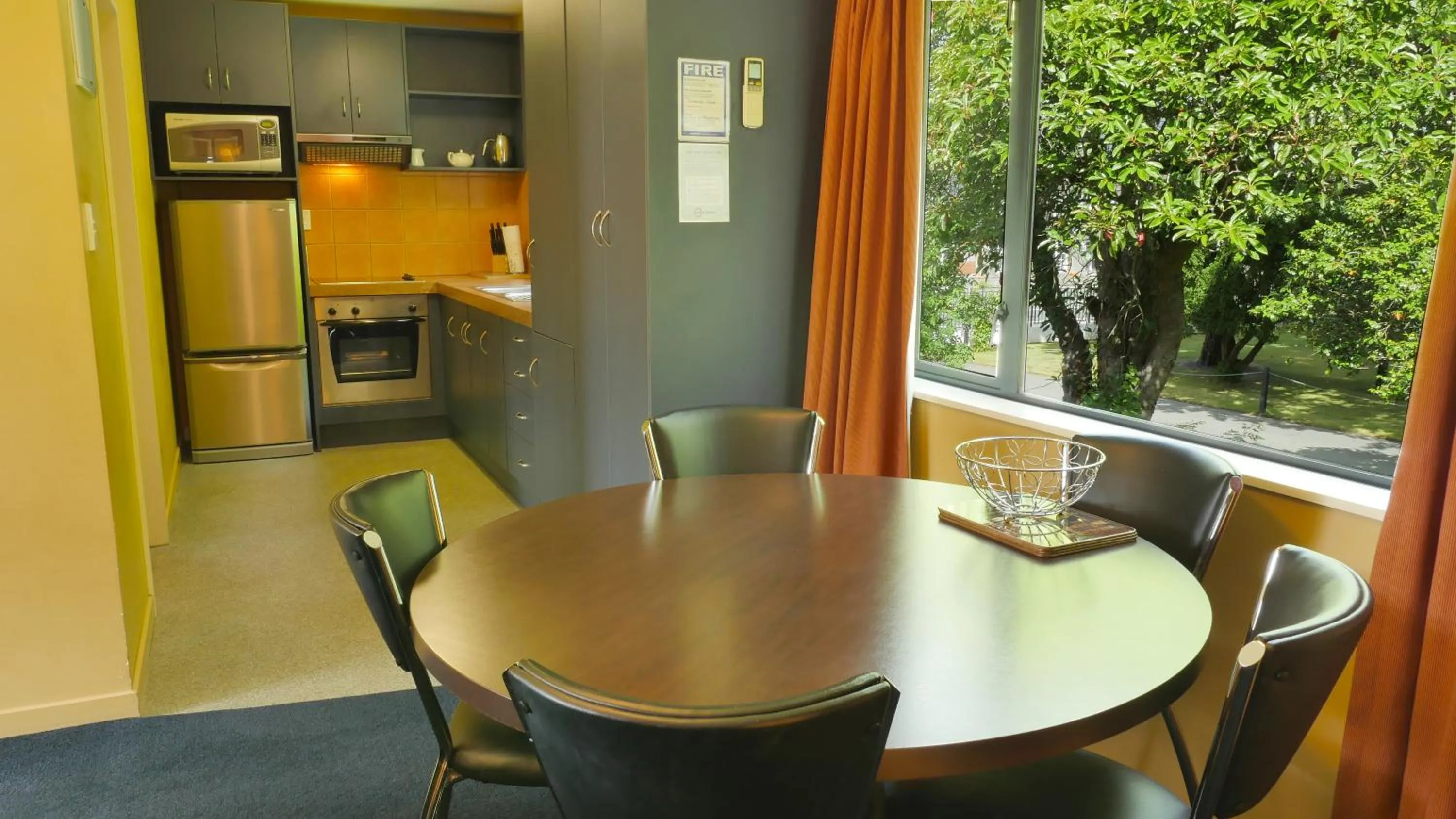 Kitchen or kitchenette in Randolph Motel Apartments