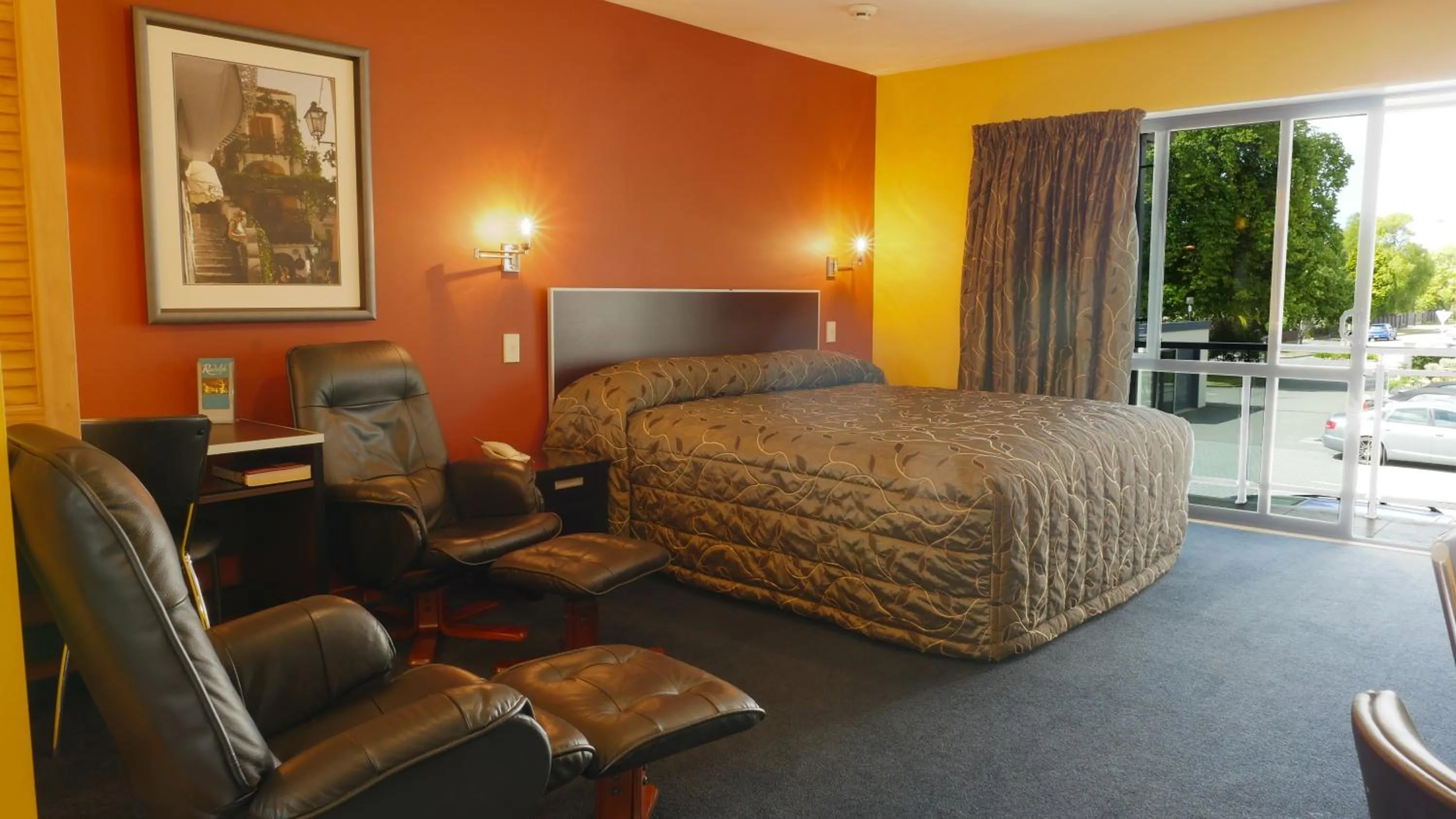 Living room in Randolph Motel Apartments