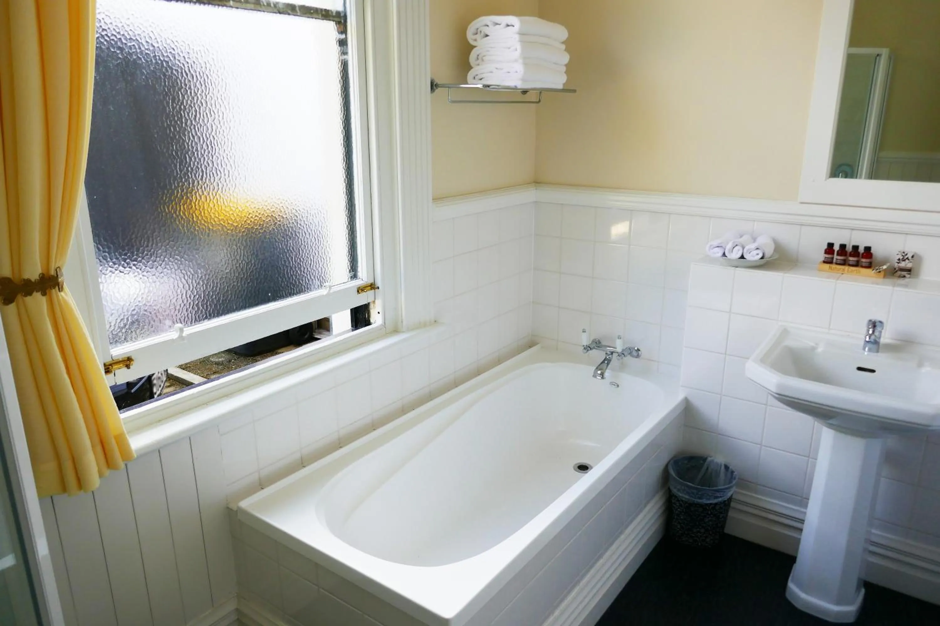 Toilet in Highland House Boutique Hotel