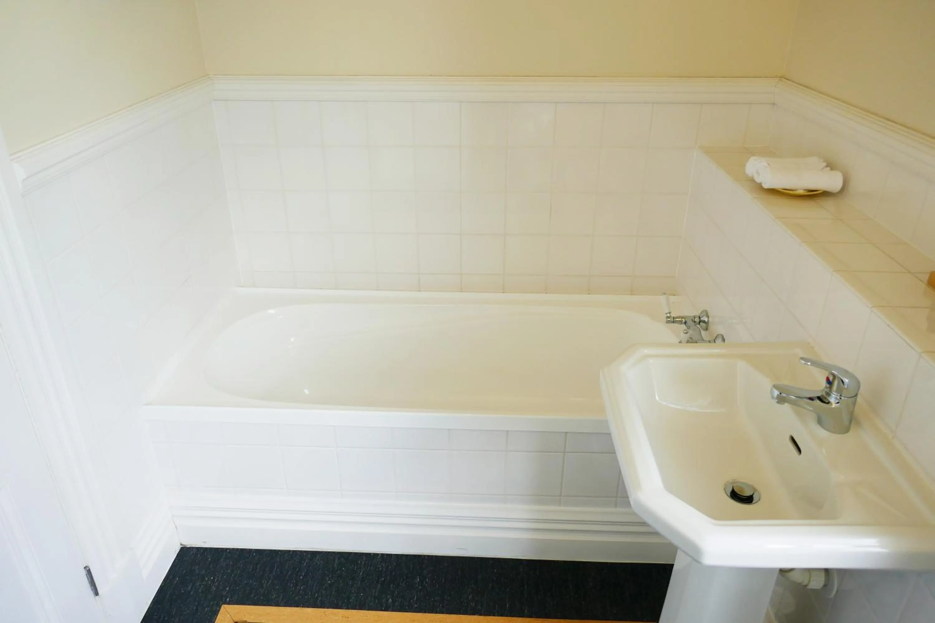 Toilet in Highland House Boutique Hotel