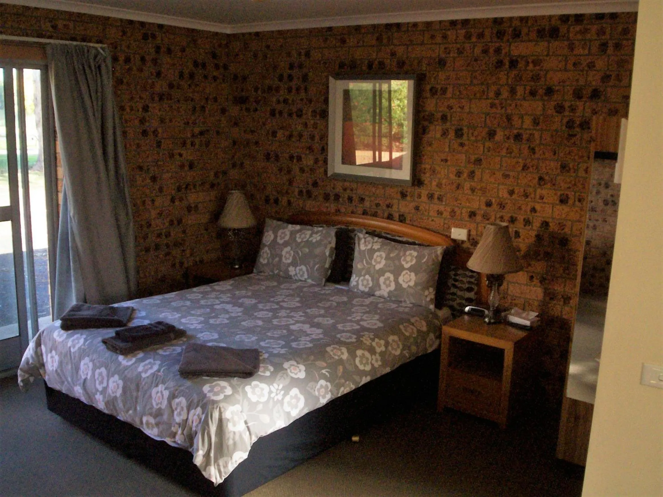 Bedroom, Bed in Bega Caravan Park