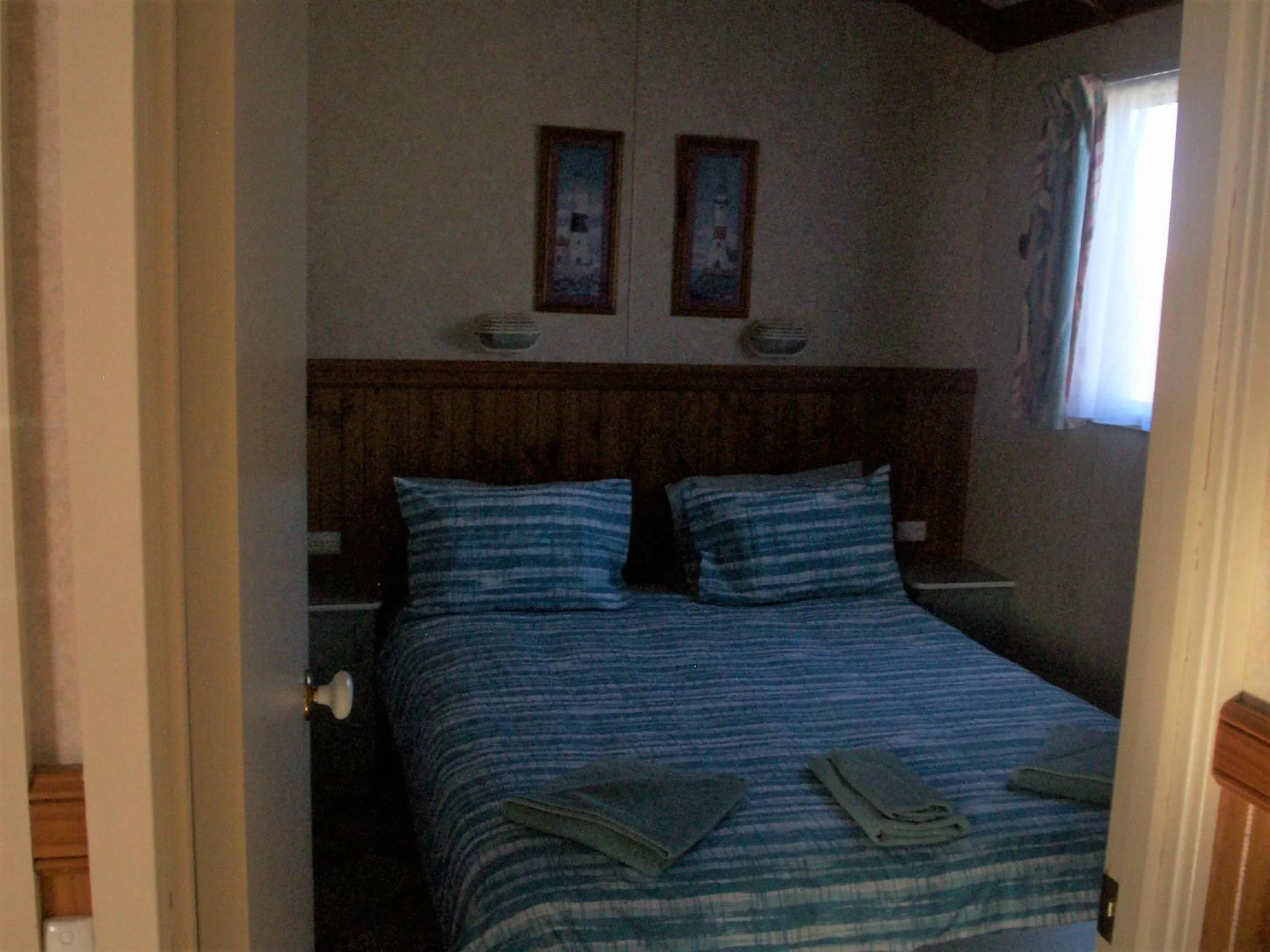Bedroom, Bed in Bega Caravan Park