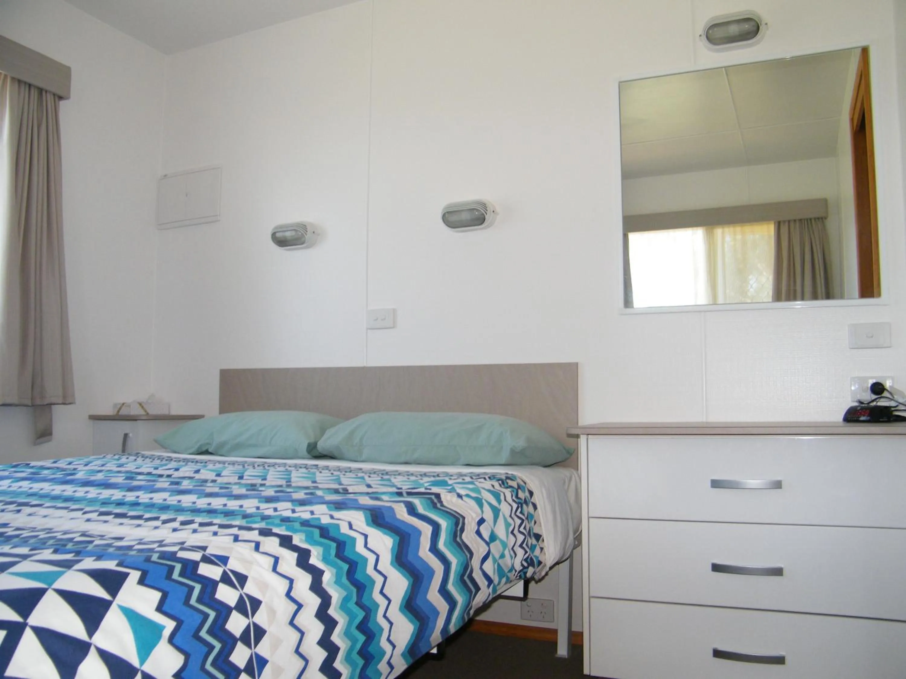 Bedroom, Bed in Bega Caravan Park