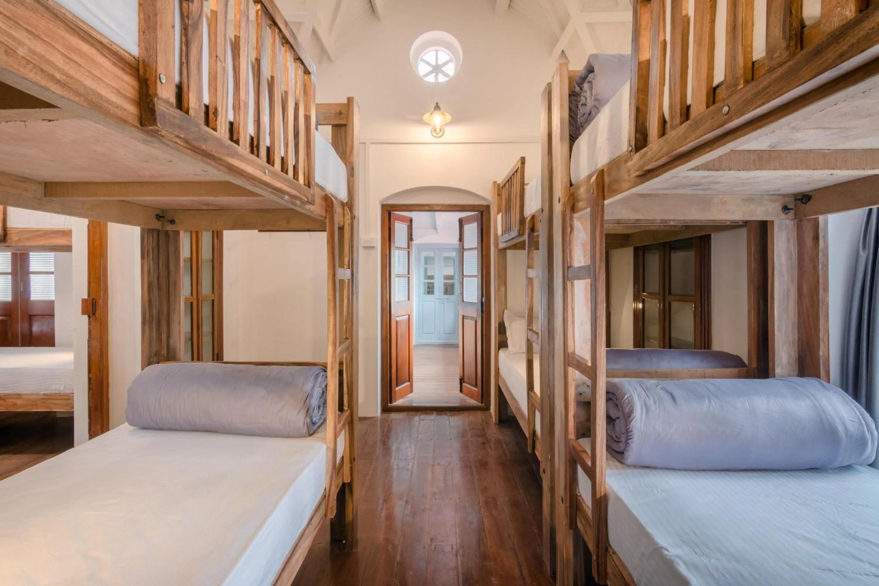 Mountain view, Bed in Zostel Ooty