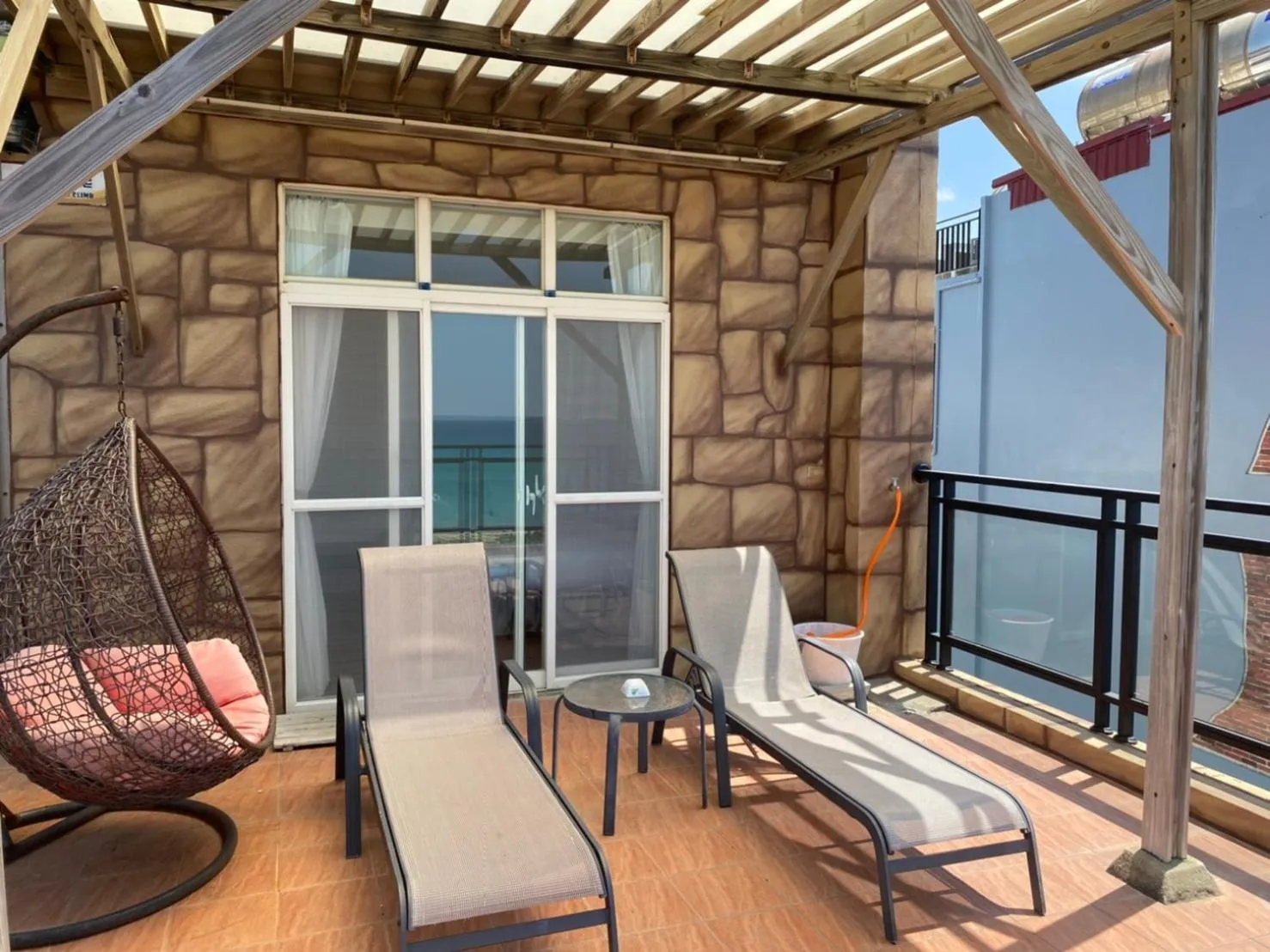 Balcony/Terrace in LoveSea 126 Beach Inn