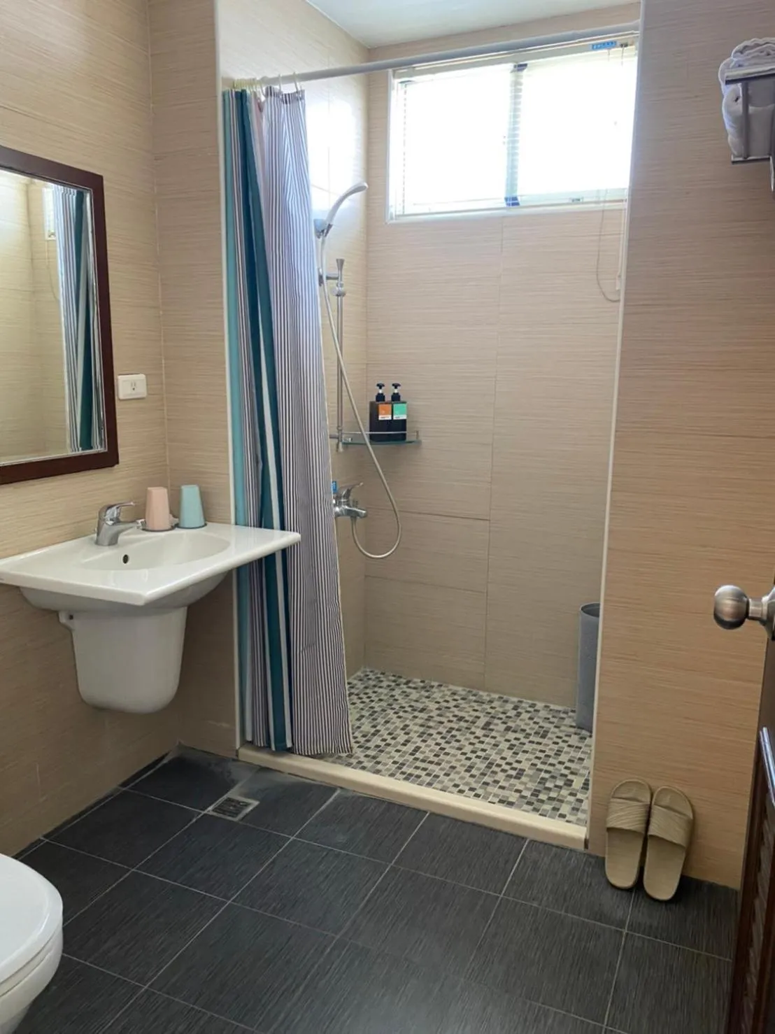 Bathroom in LoveSea 126 Beach Inn