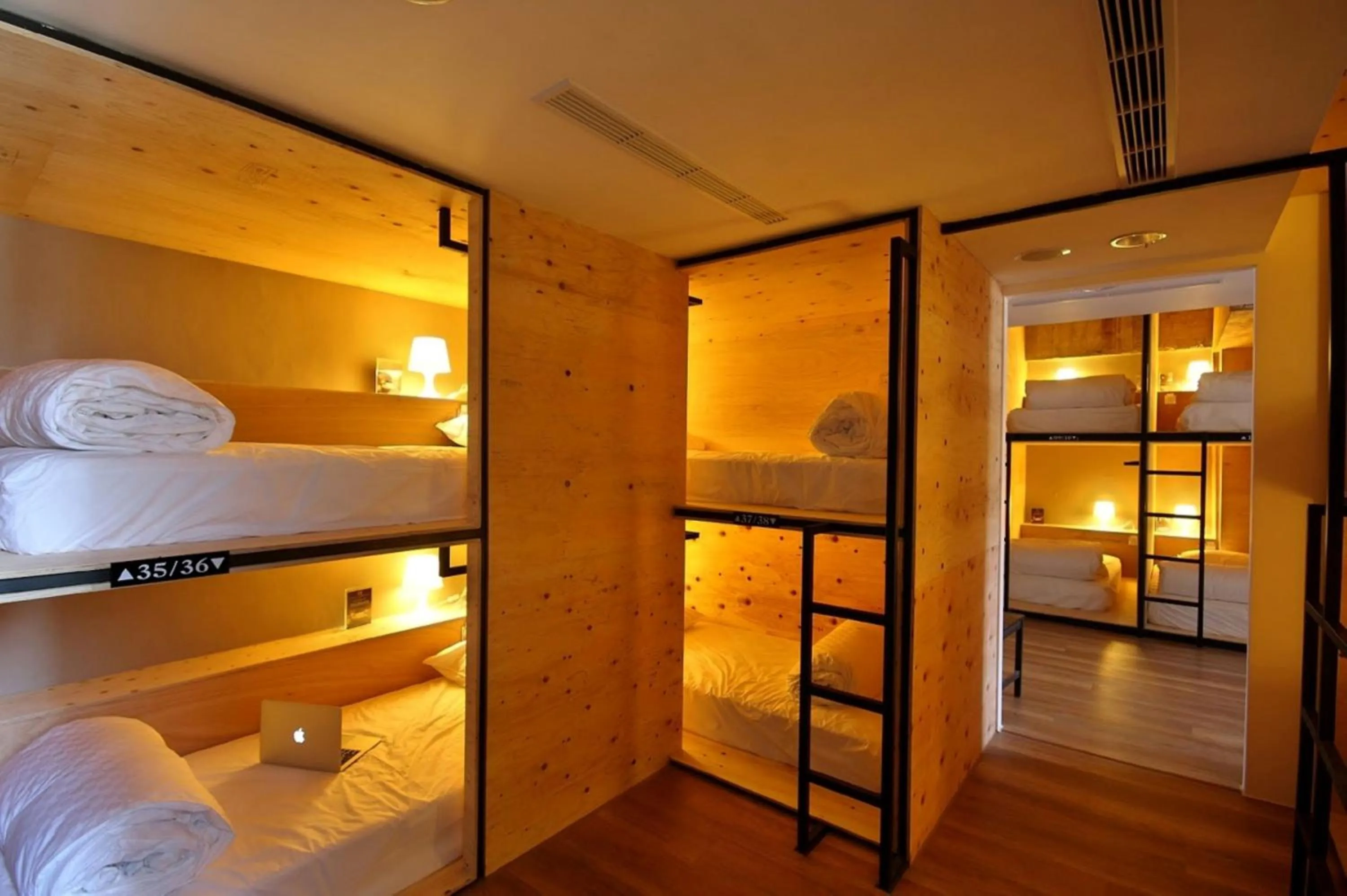 bunk bed, Bed in Mini West Hotel