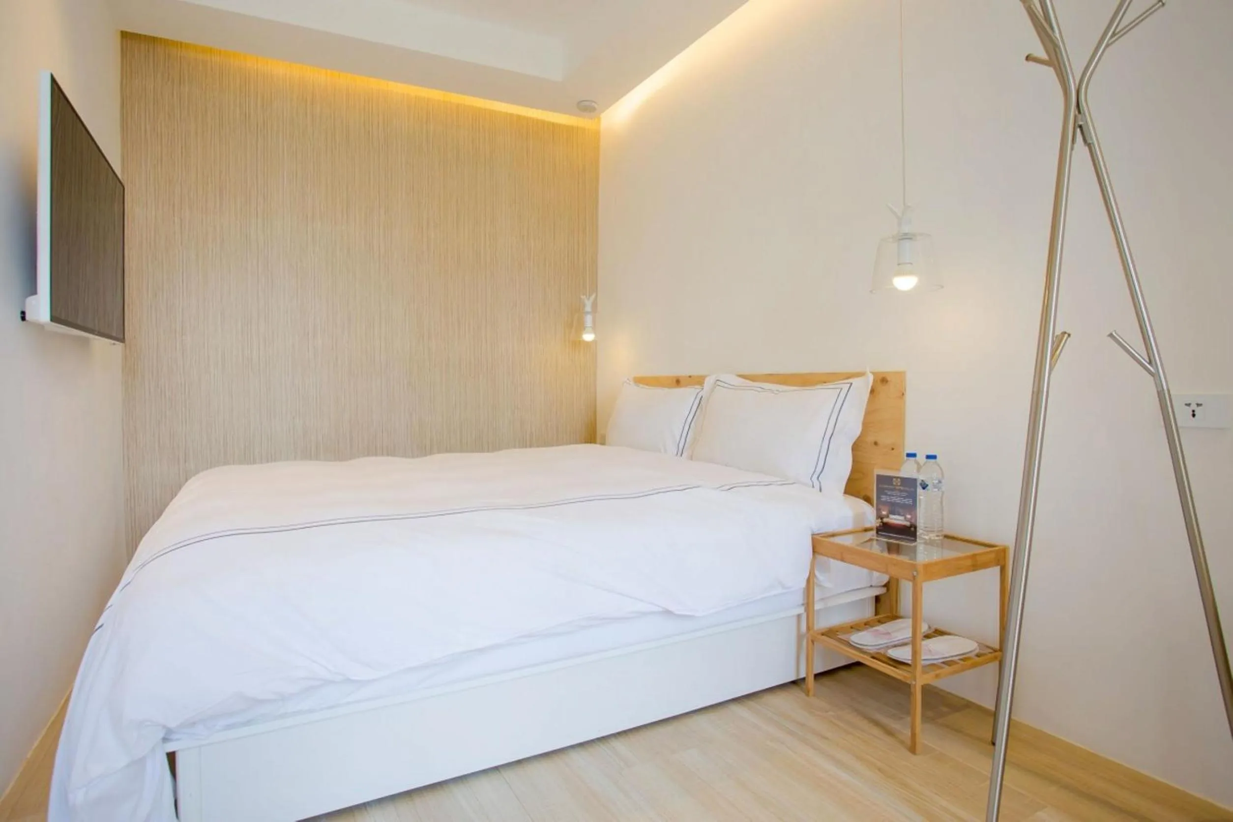 Photo of the whole room, Bed in Mini West Hotel