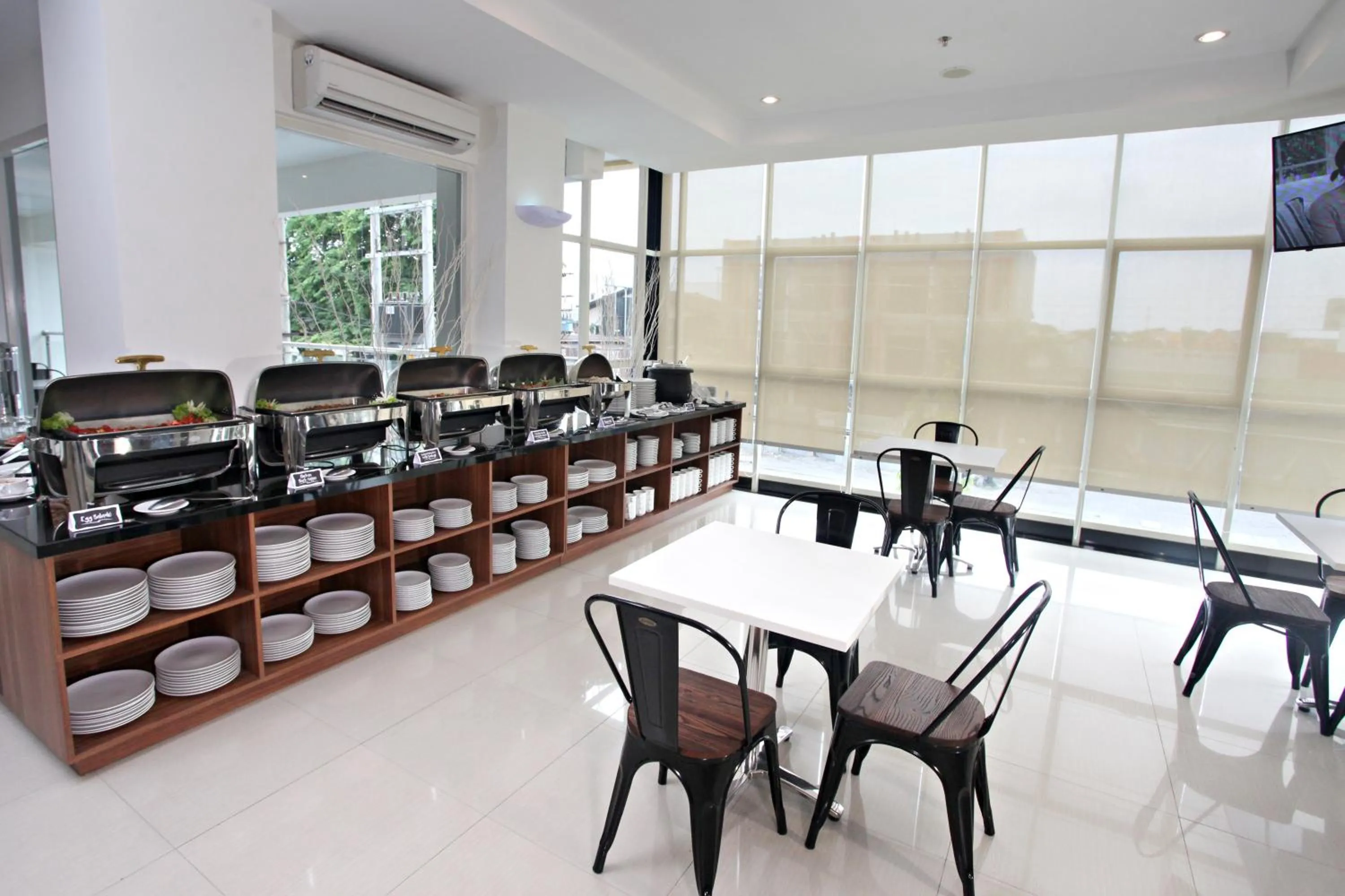 Restaurant/places to eat in Nite & Day Surabaya - Gunungsari