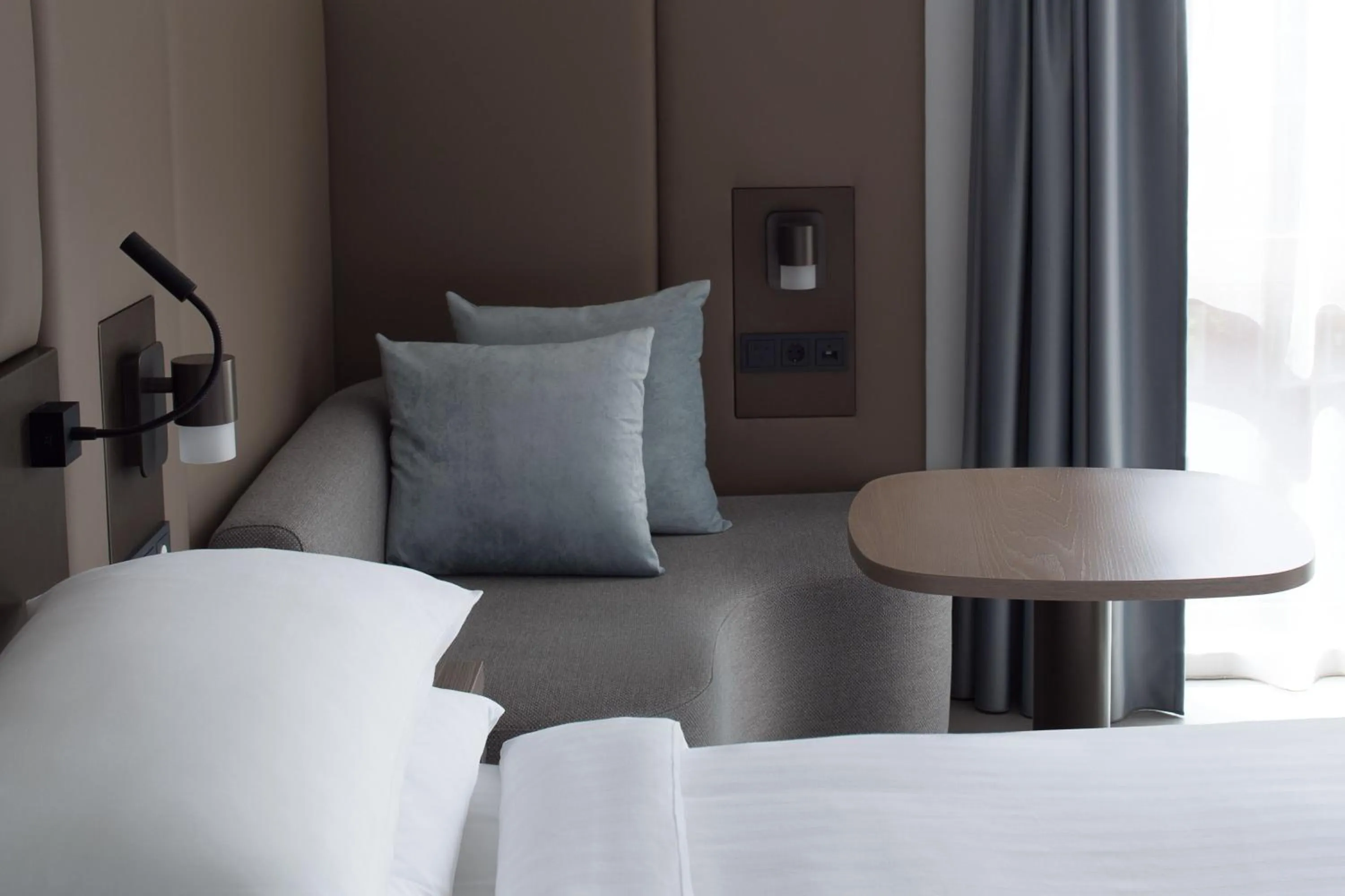 Photo of the whole room, Bed in Amsterdam Marriott Hotel