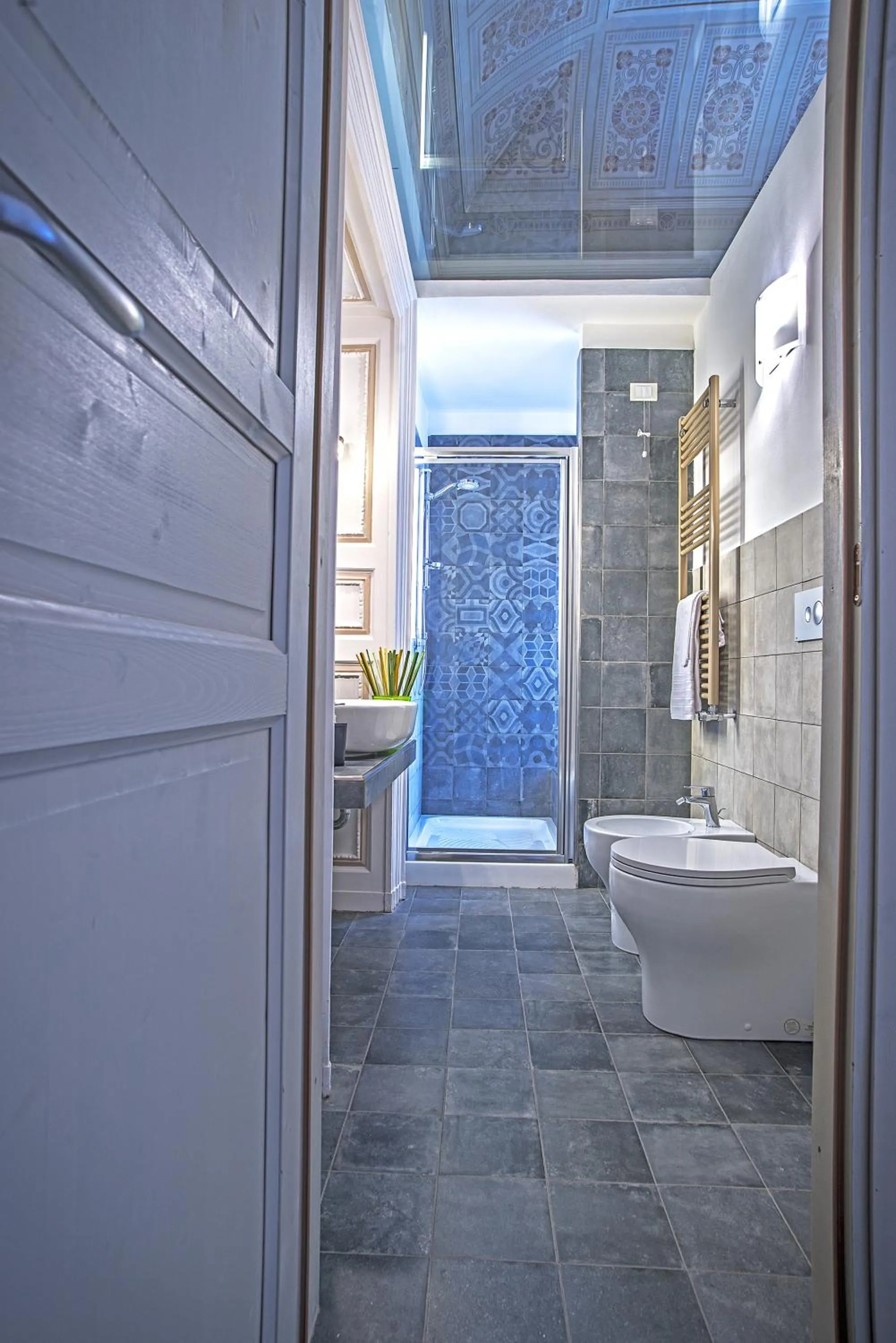 Toilet in Acanthus B&B