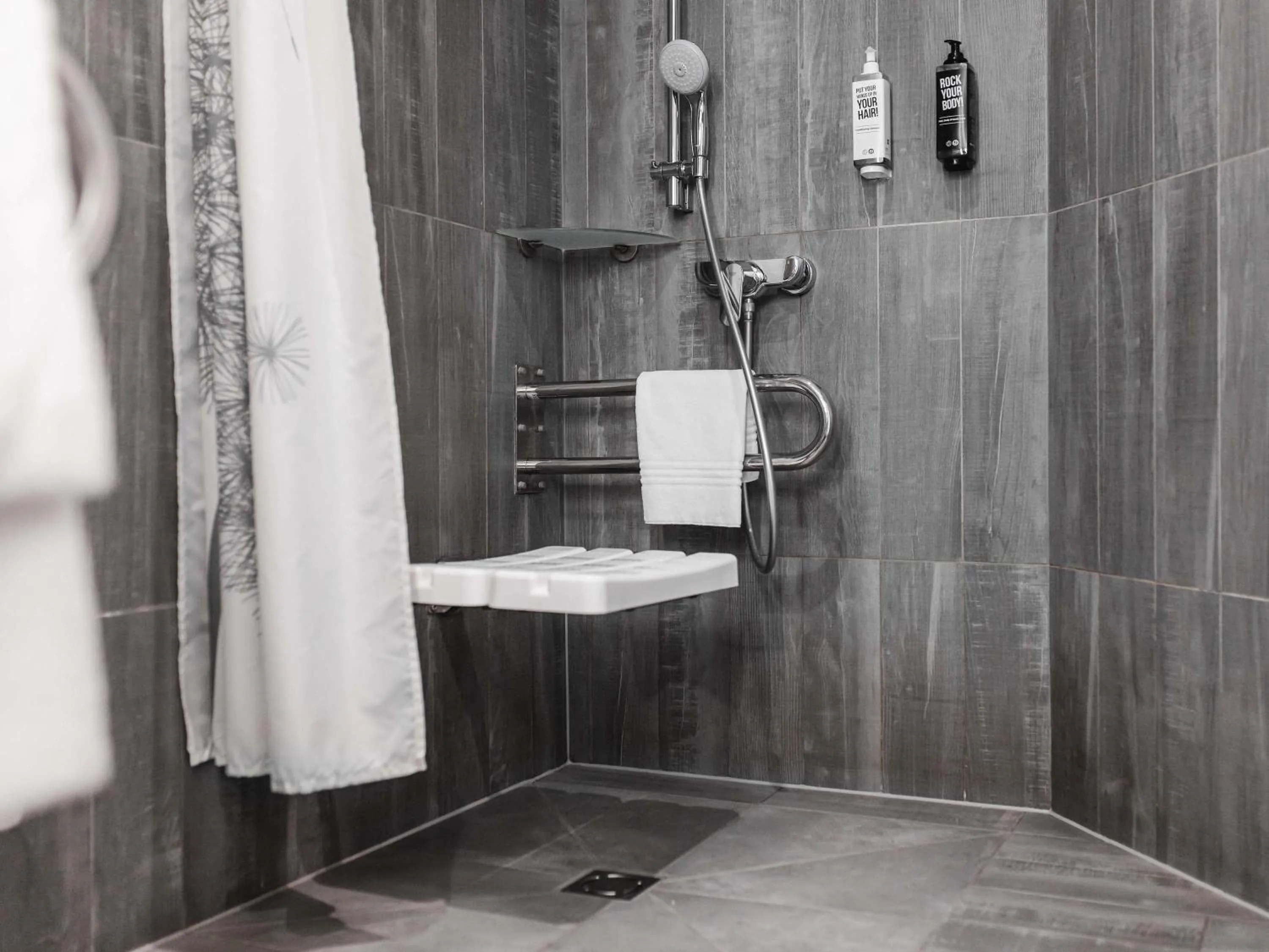 Bedroom in Ibis Wroclaw Centrum