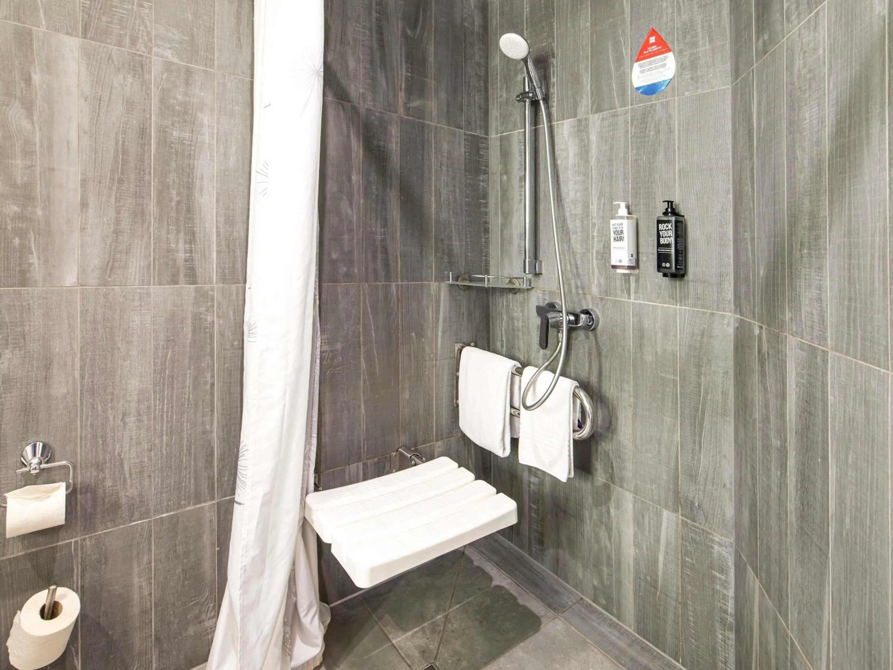 Bedroom in Ibis Wroclaw Centrum