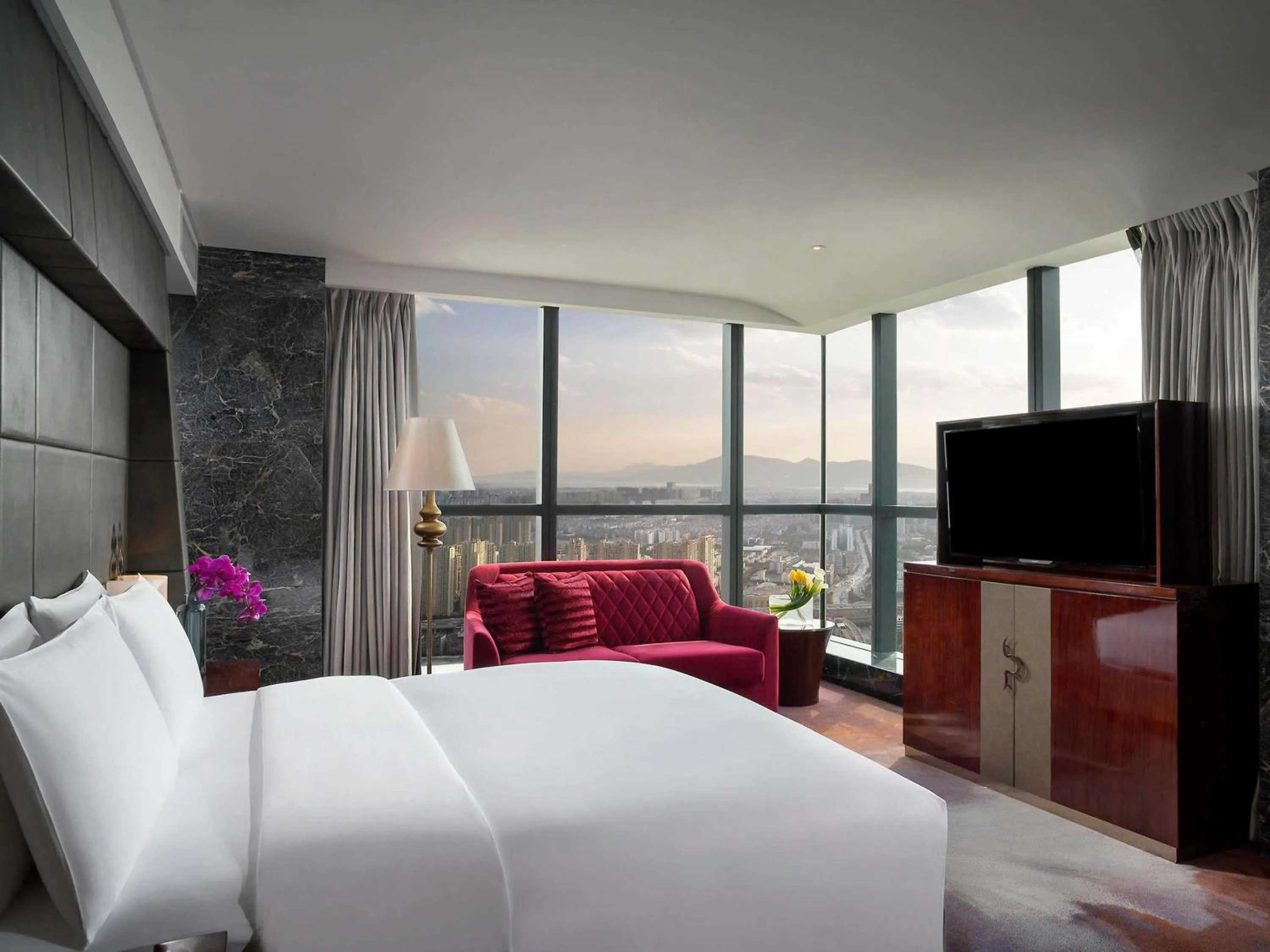 Bedroom, Bed in Sofitel Kunming