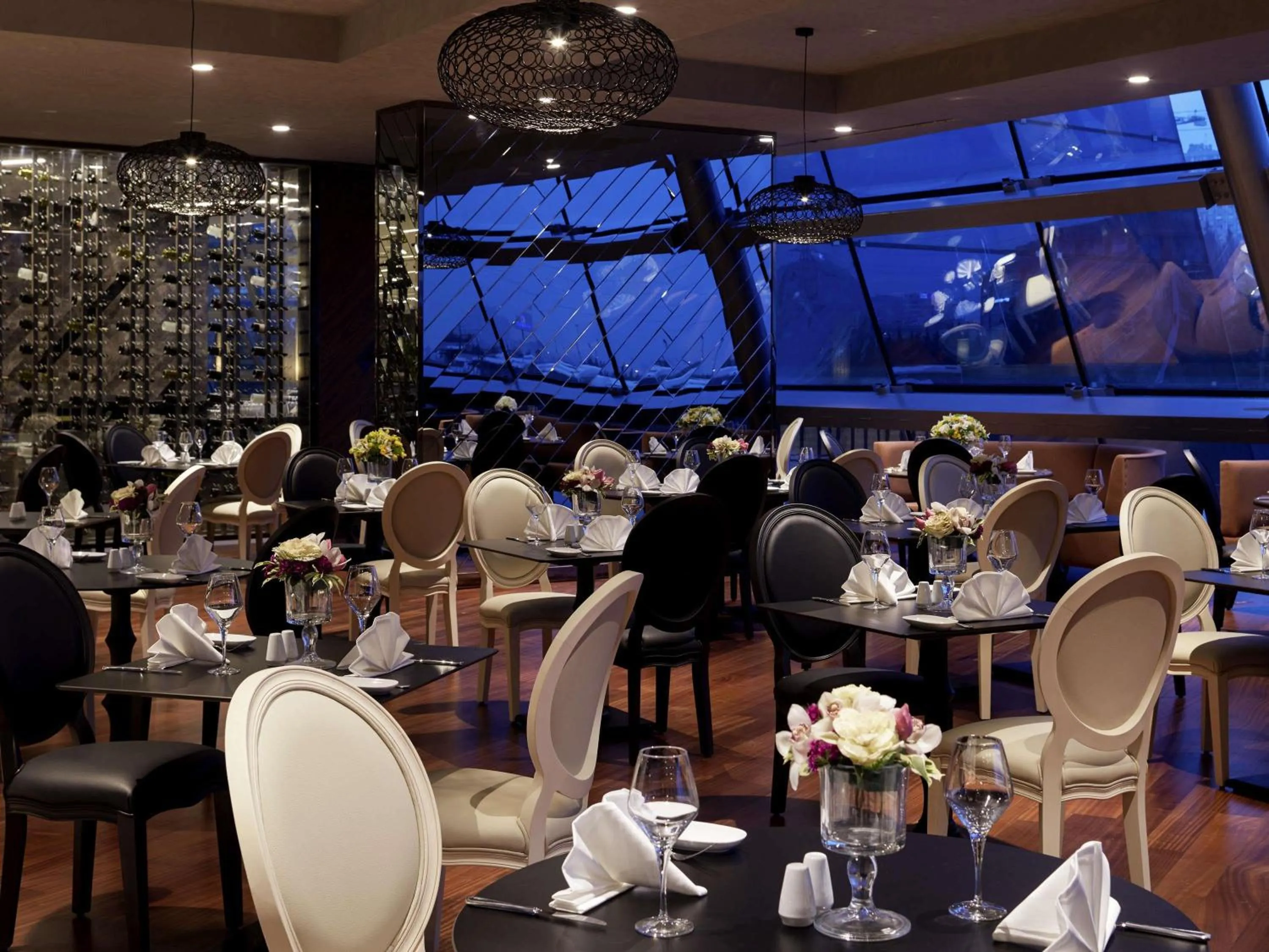 Restaurant/places to eat in Pullman Istanbul Hotel & Convention Center