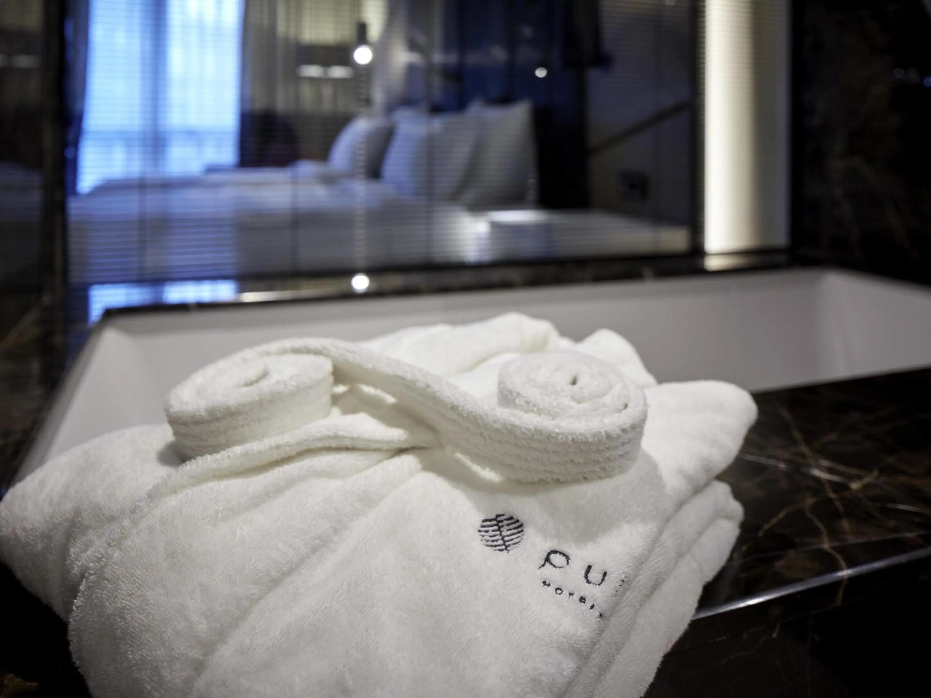 Bedroom, Bed in Pullman Istanbul Hotel & Convention Center