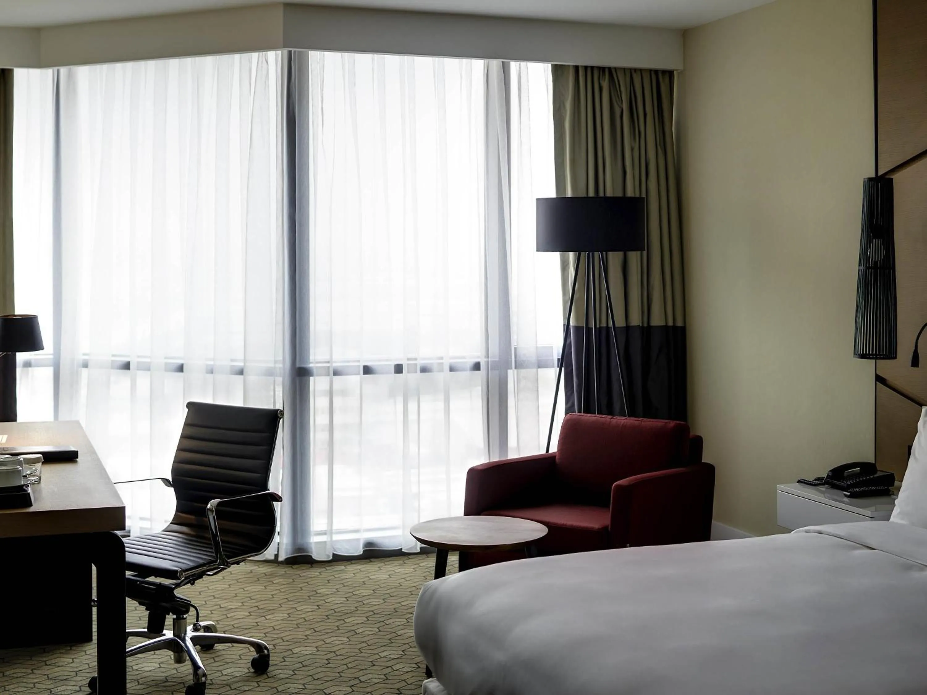 Bedroom, Bed in Pullman Istanbul Hotel & Convention Center