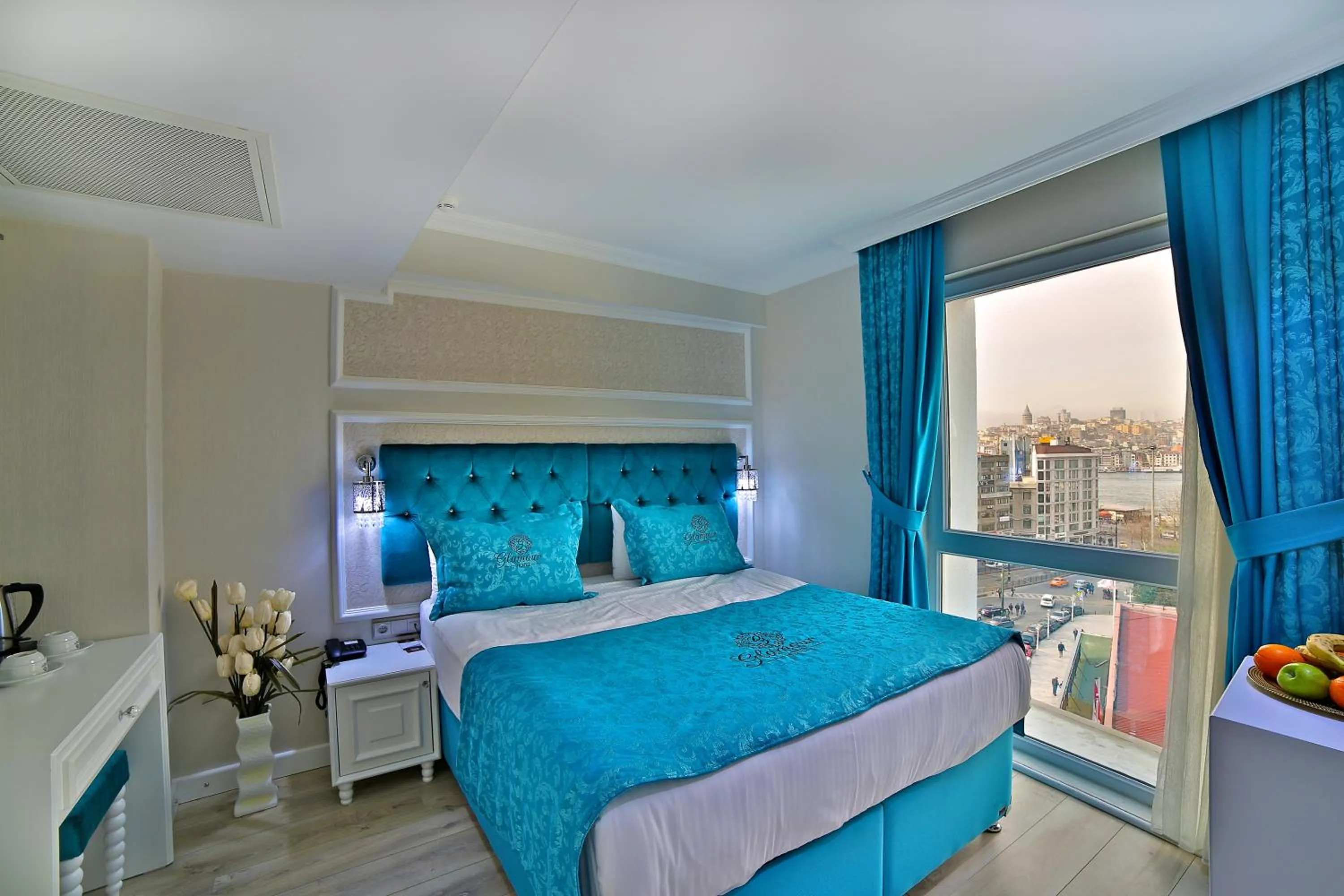 City view, Bed in Glamour Hotel Istanbul Sirkeci