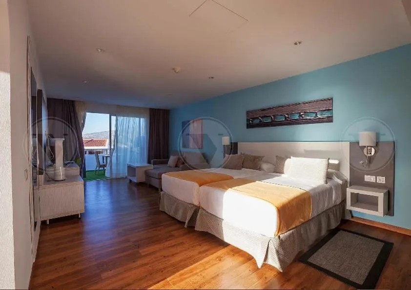 Bed in Hotel Malibu Park