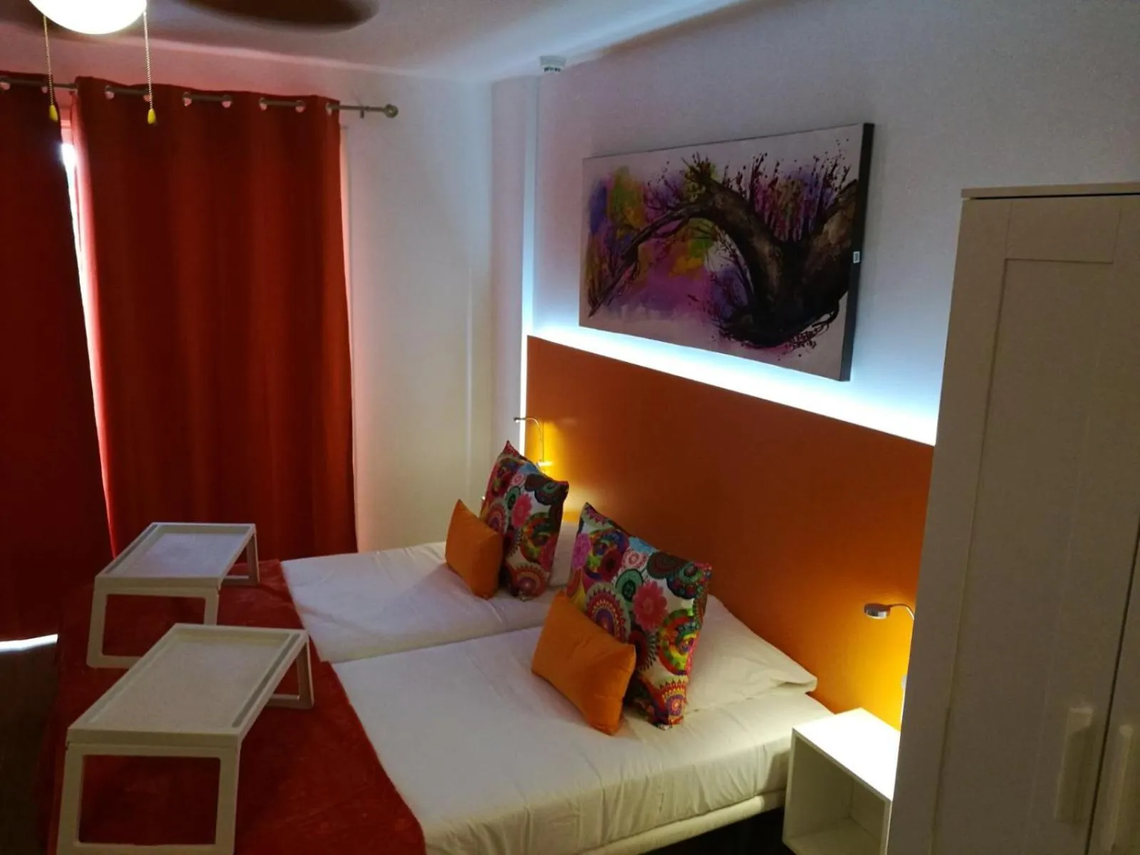 Bed in Hotel Malibu Park