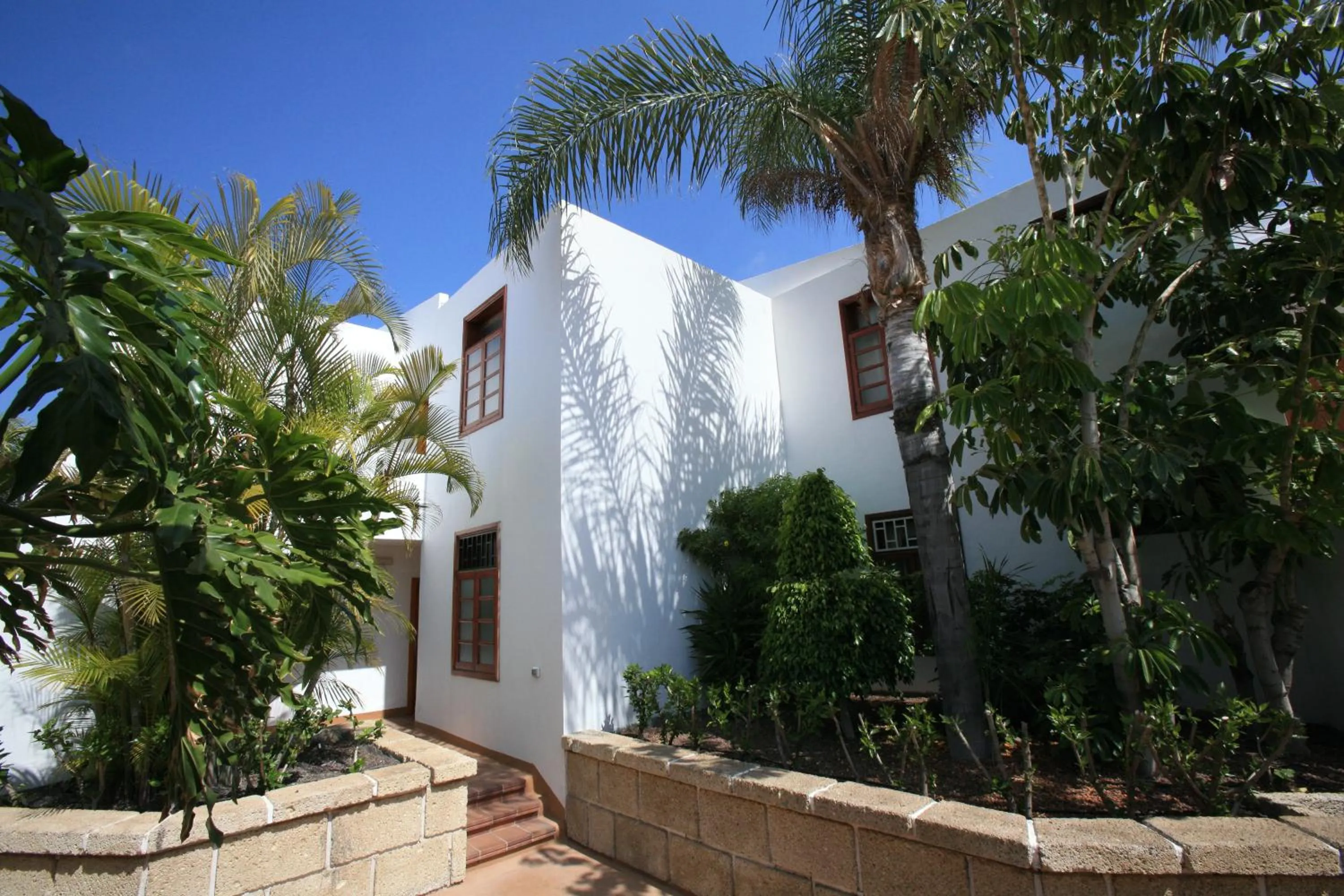 Property building in Hotel Malibu Park