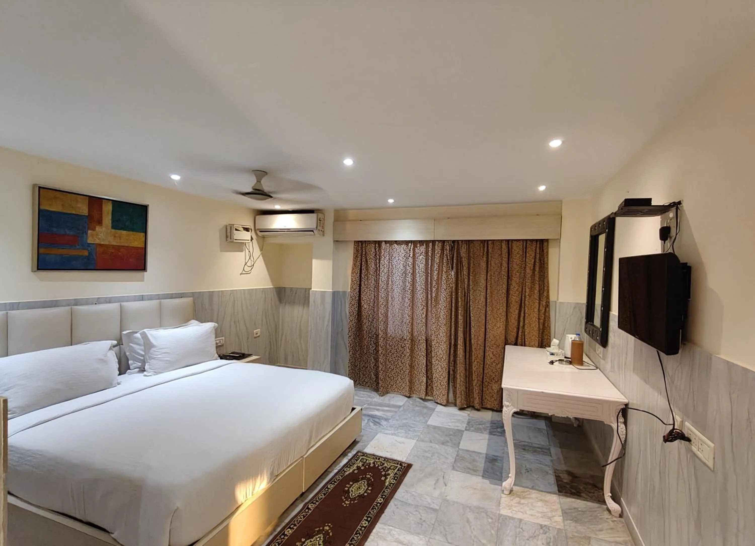 Bed in Sher-E-Punjab