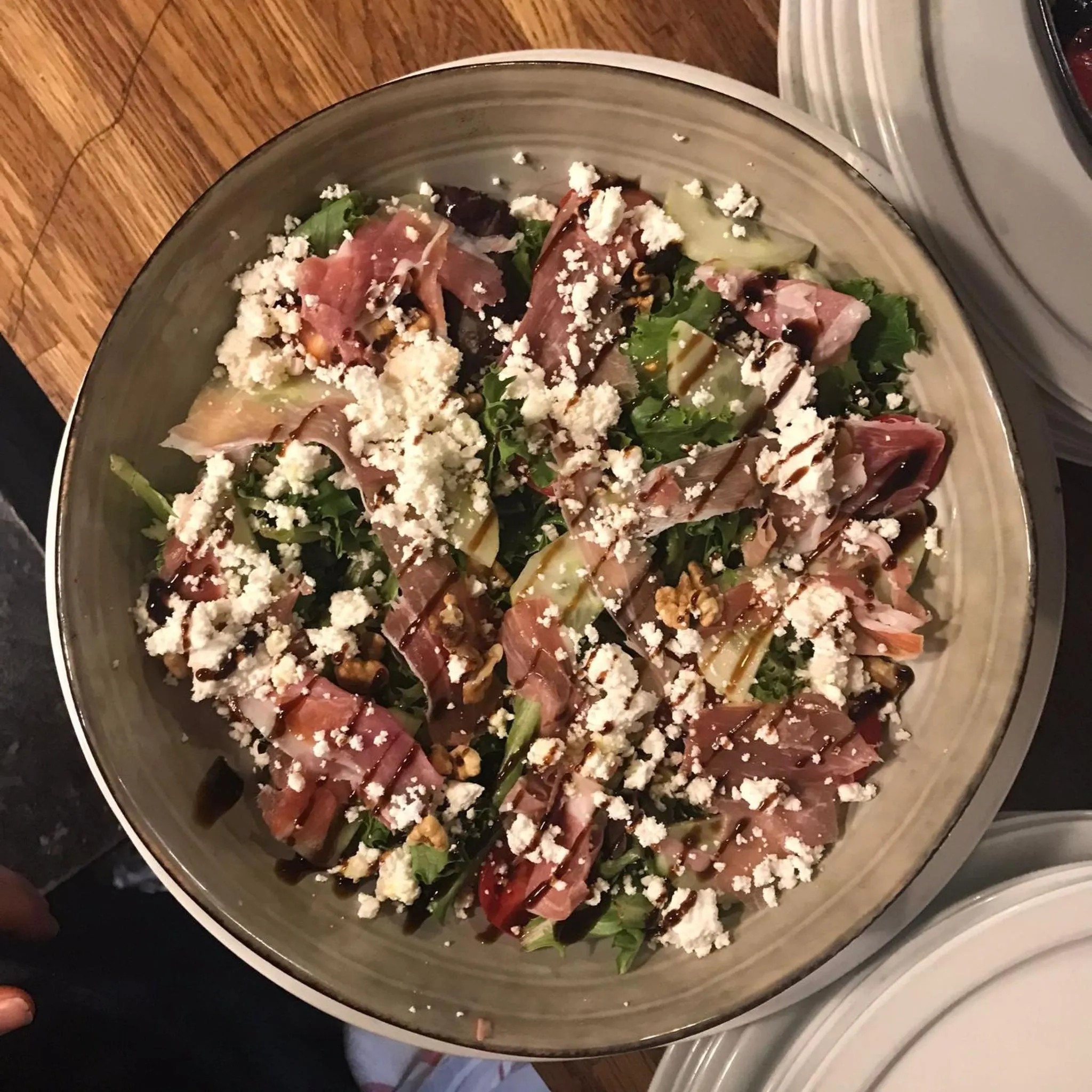 Restaurant/places to eat in LE Globe