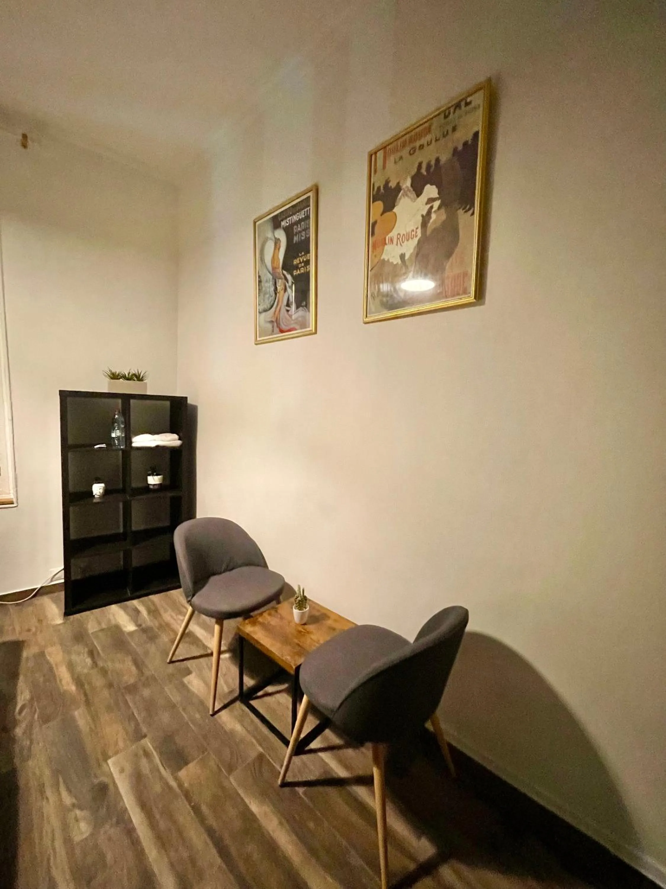 Seating area in LE Globe