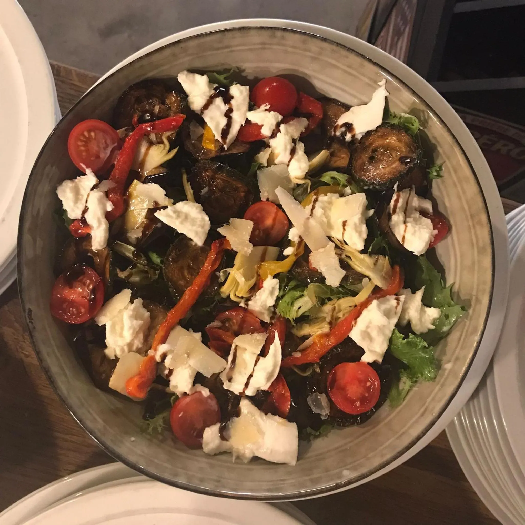 Restaurant/places to eat in LE Globe