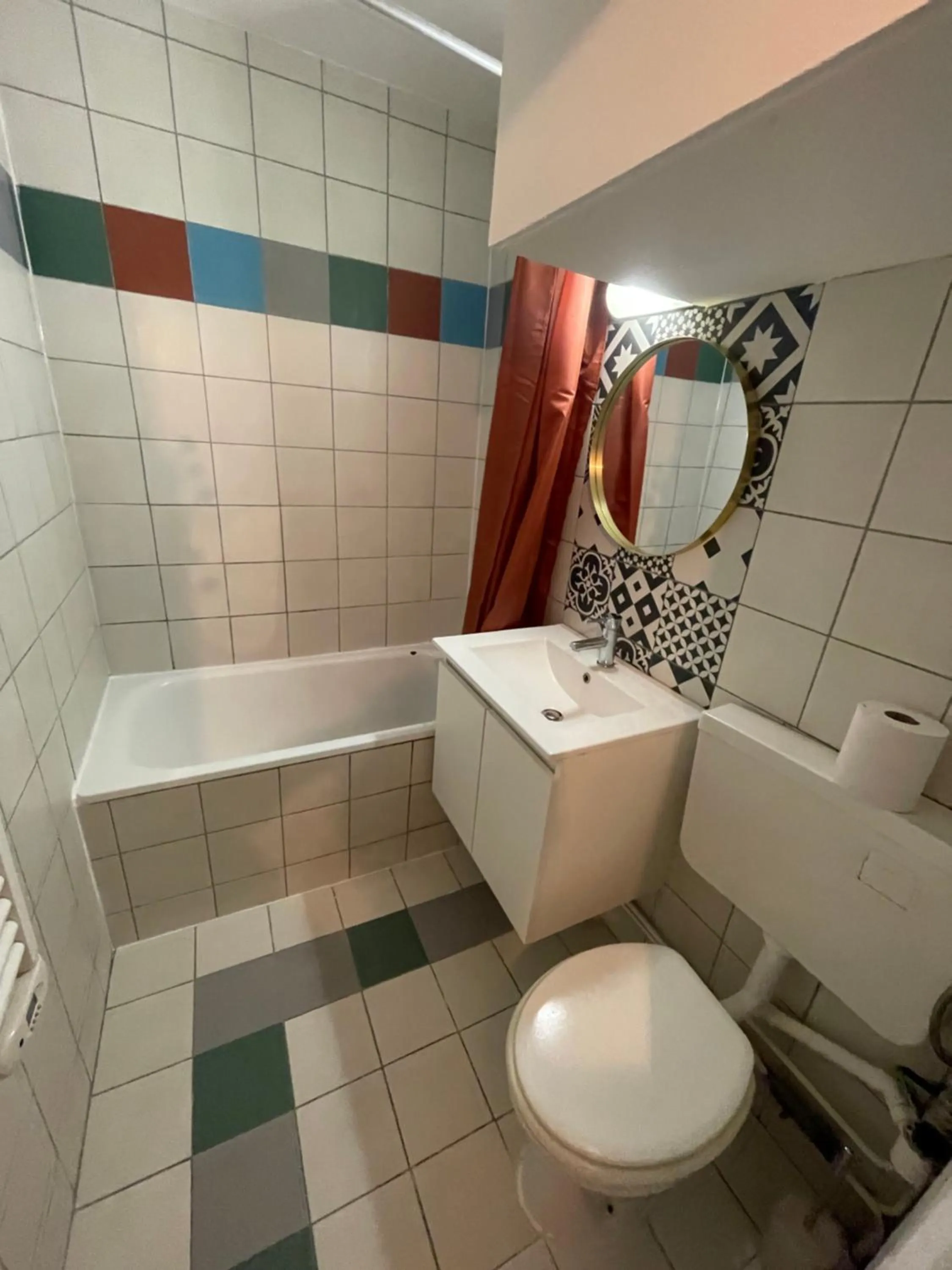 Bathroom in LE Globe