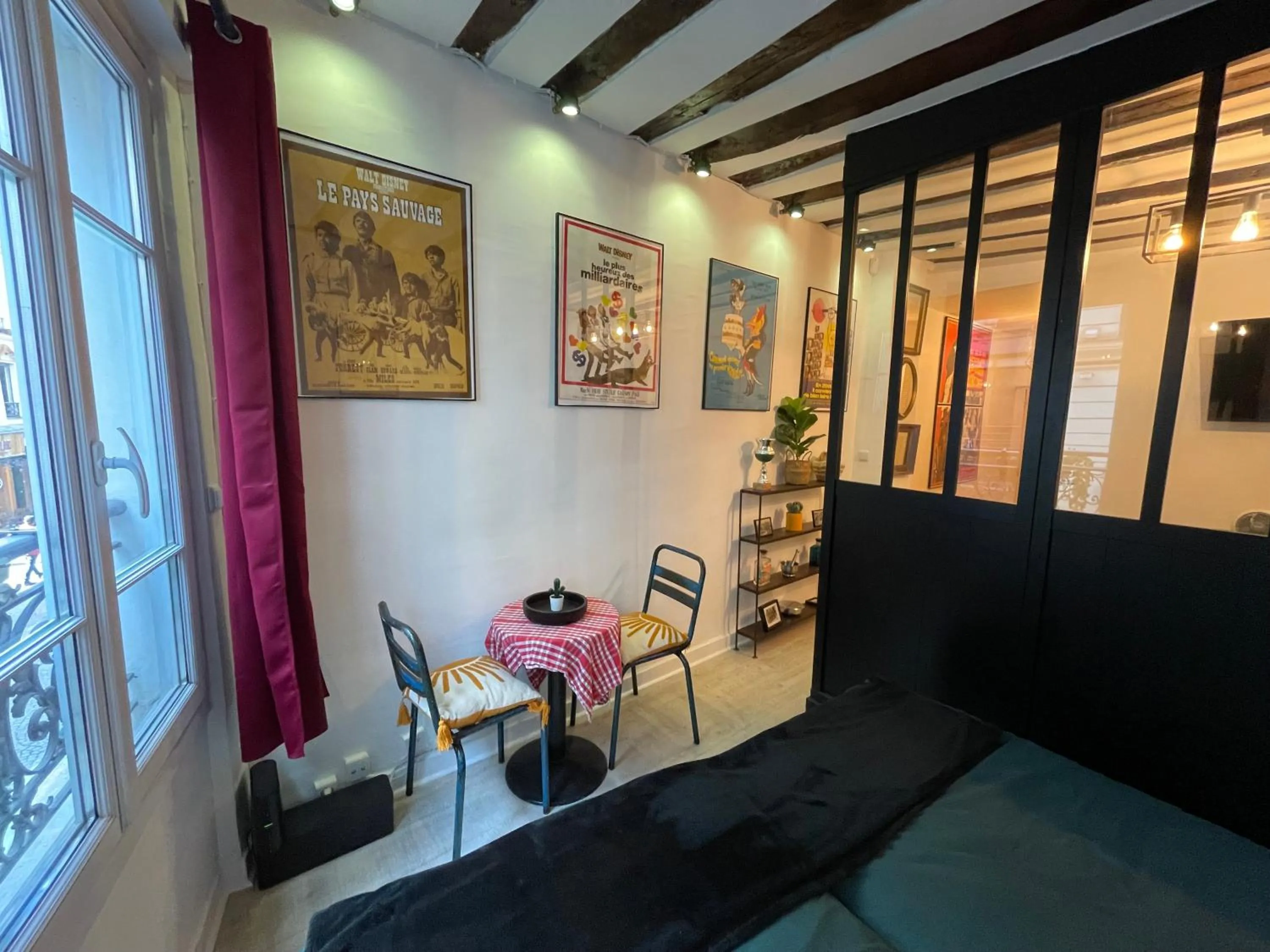 Seating area in LE Globe