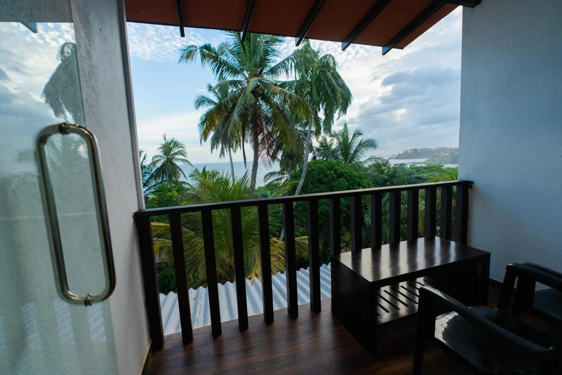 Double Room with Balcony and Sea View in Sea View Tourist Inn Double Room with Balcony and Sea View in Sea View Tourist Inn
