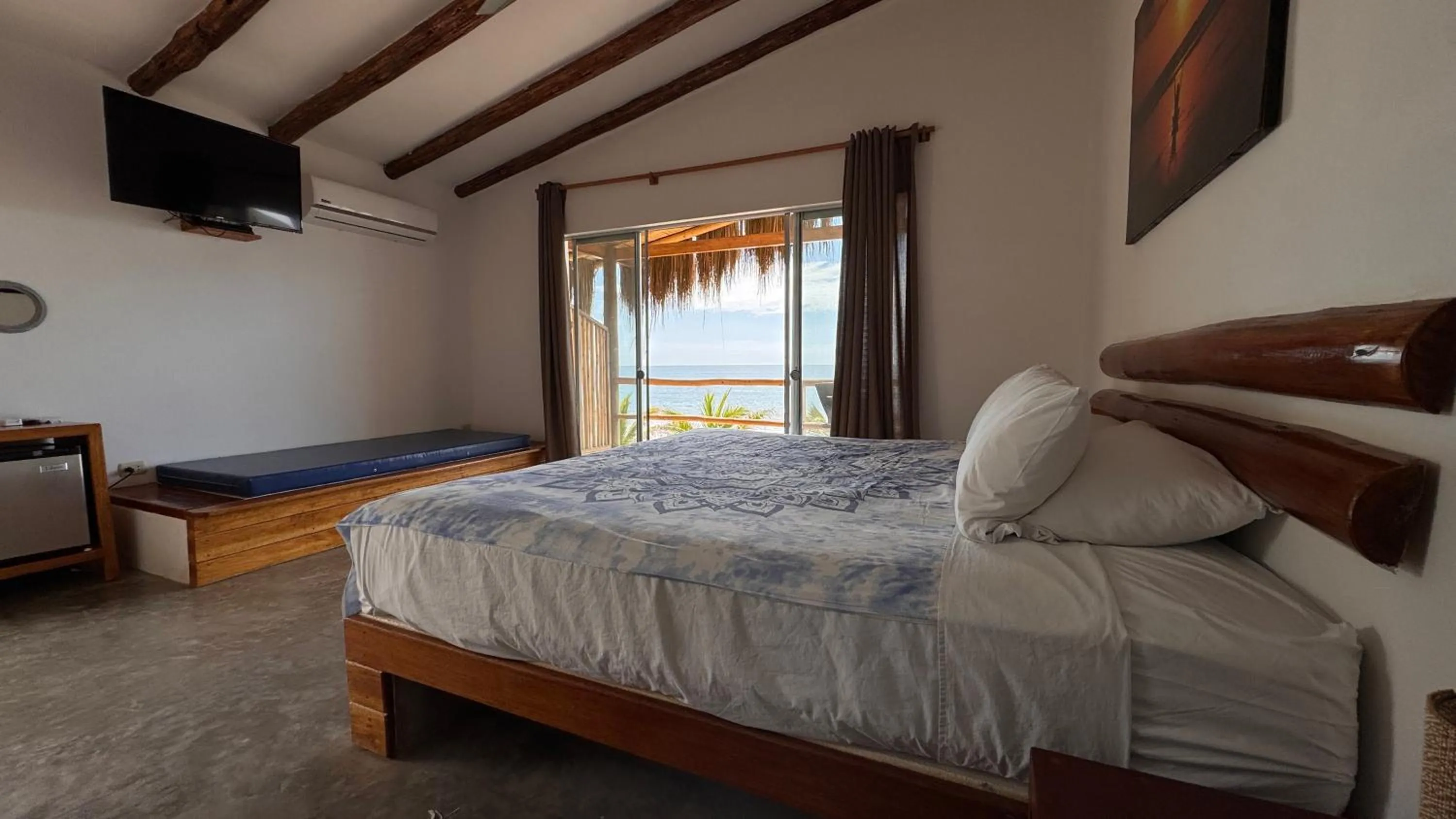 Bed in Baja Canoas Hotel