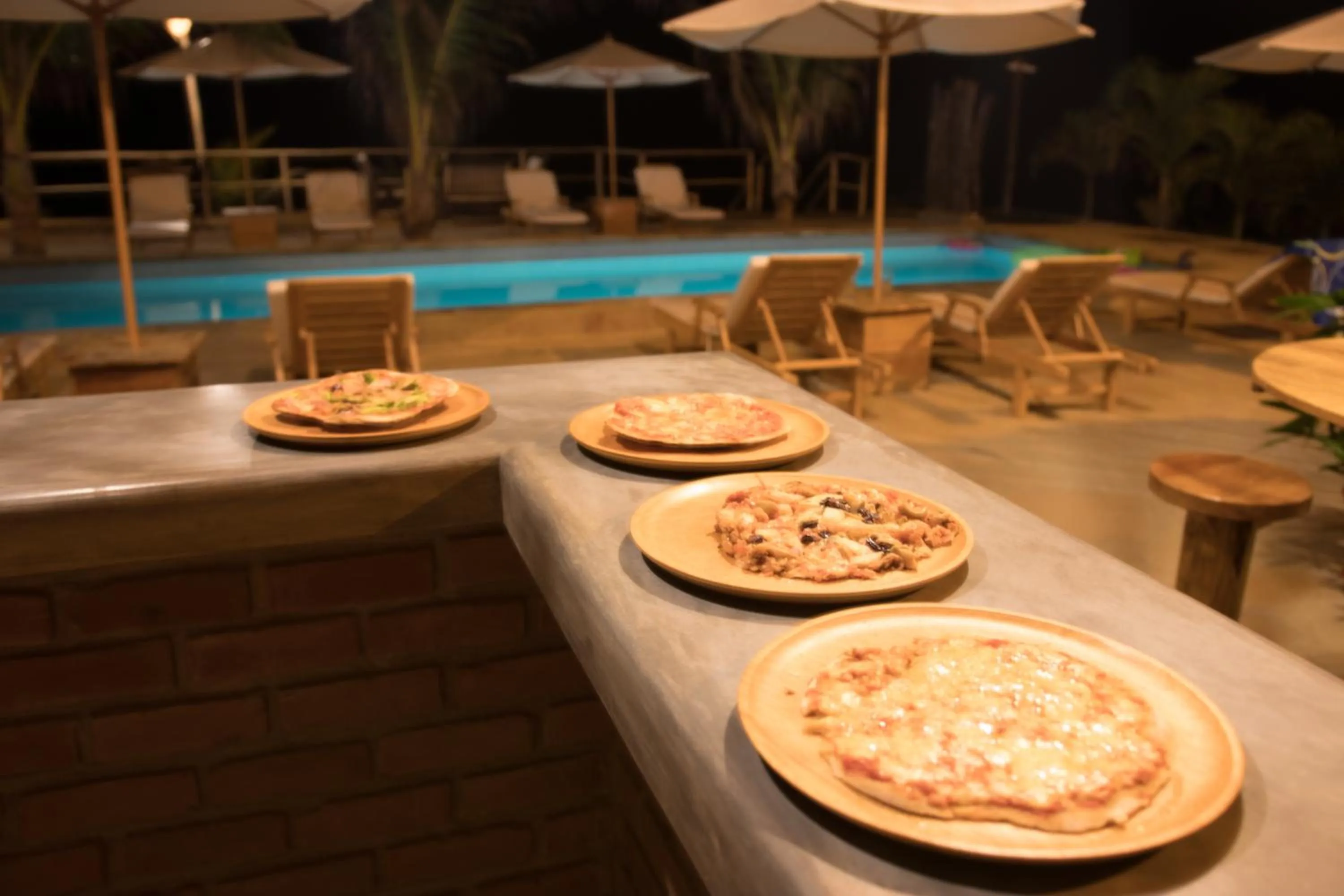 Restaurant/places to eat in Baja Canoas Hotel