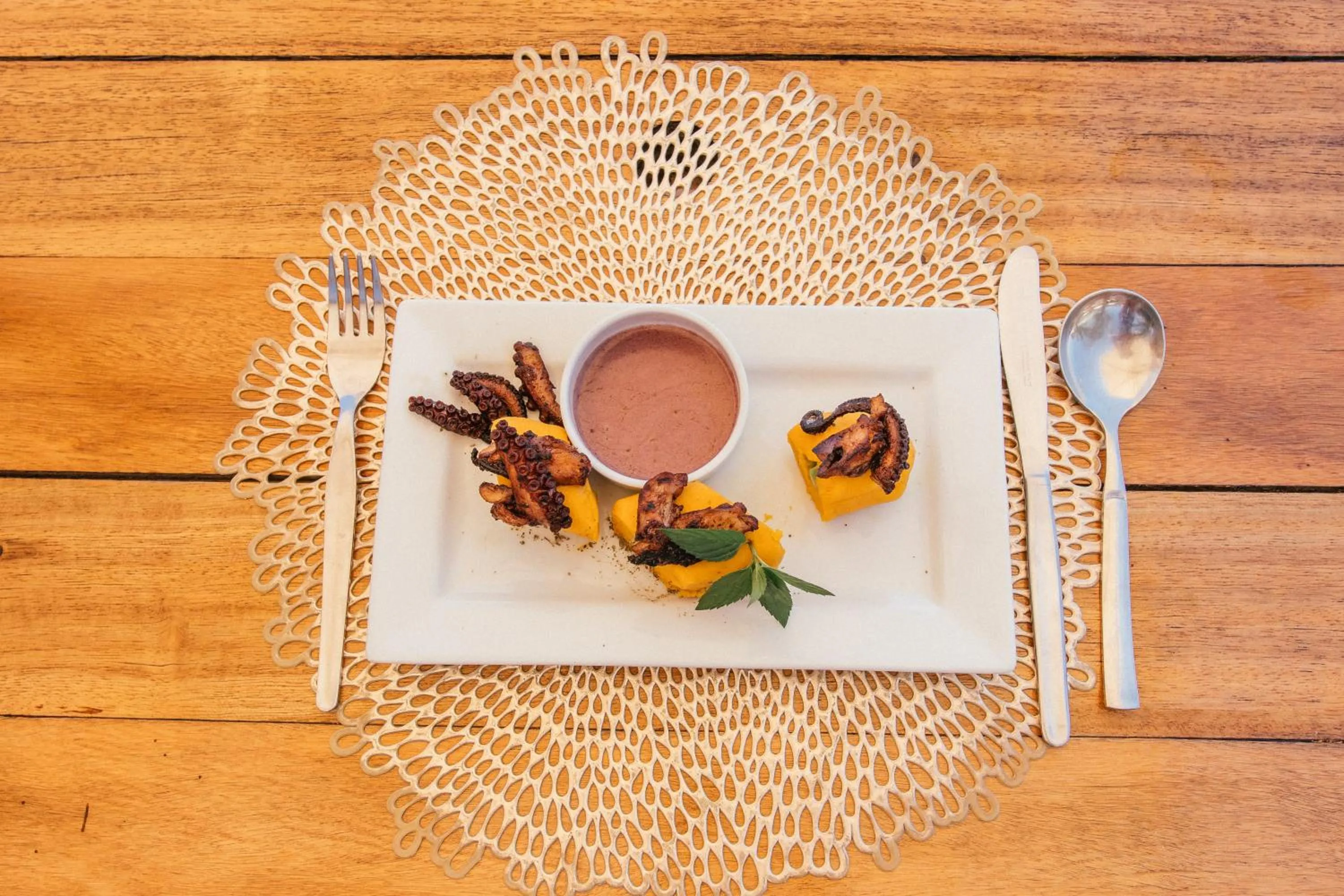 Restaurant/places to eat in Baja Canoas Hotel